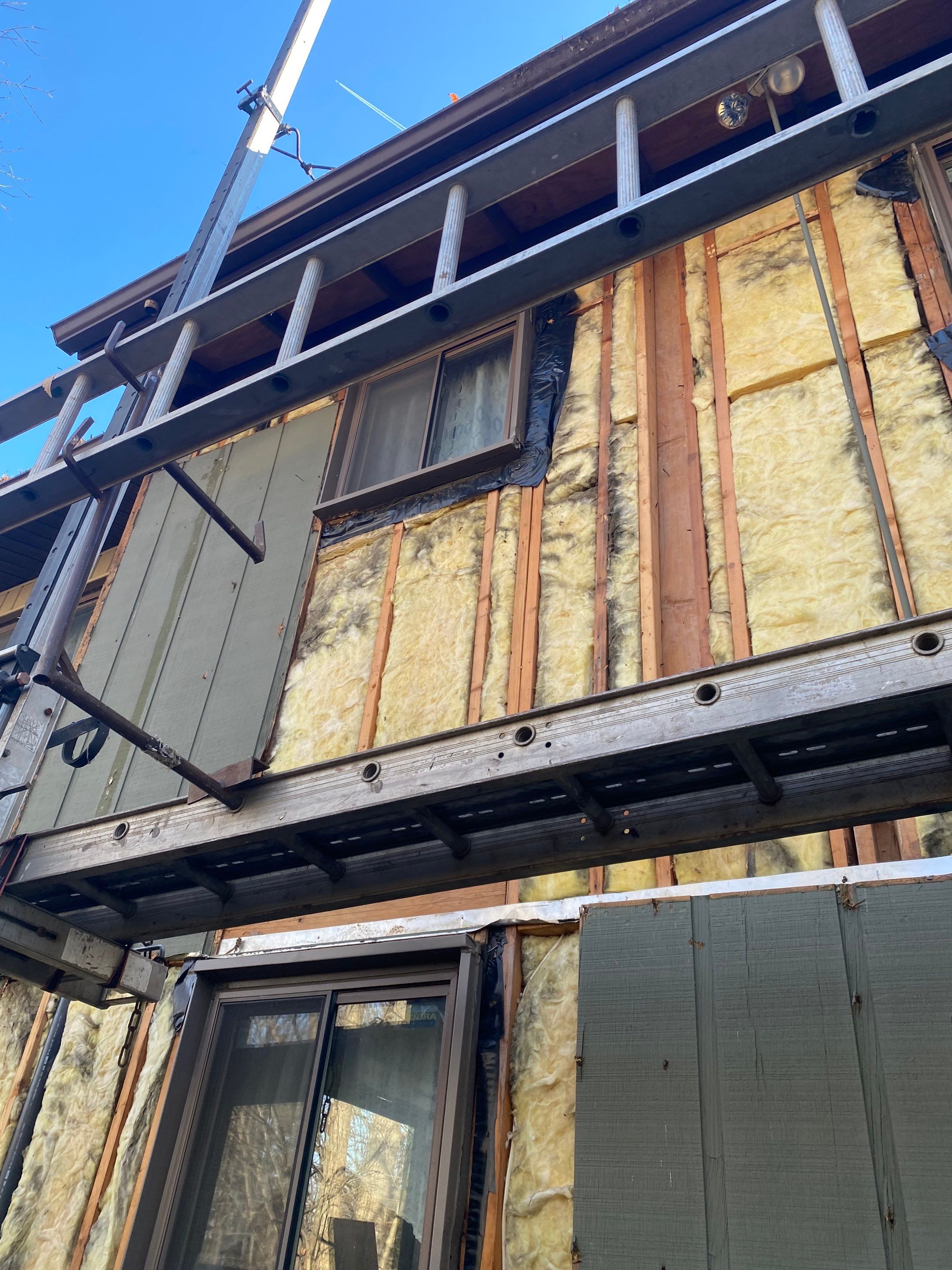 Reston: Residential Siding Replacement with James Hardie Statement Beaded Plank in Cappuccino Muffin by RM Banning, Inc.