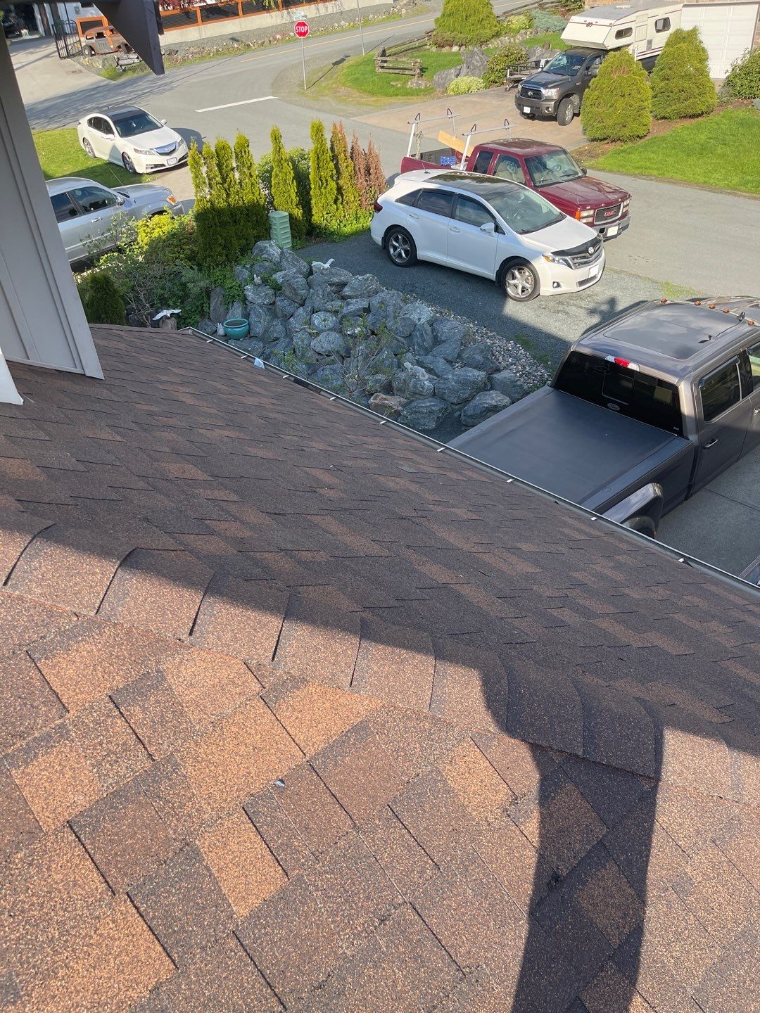 Residential Roofing Installation using OC Oakridge shingles by Top Notch Roofing Inc