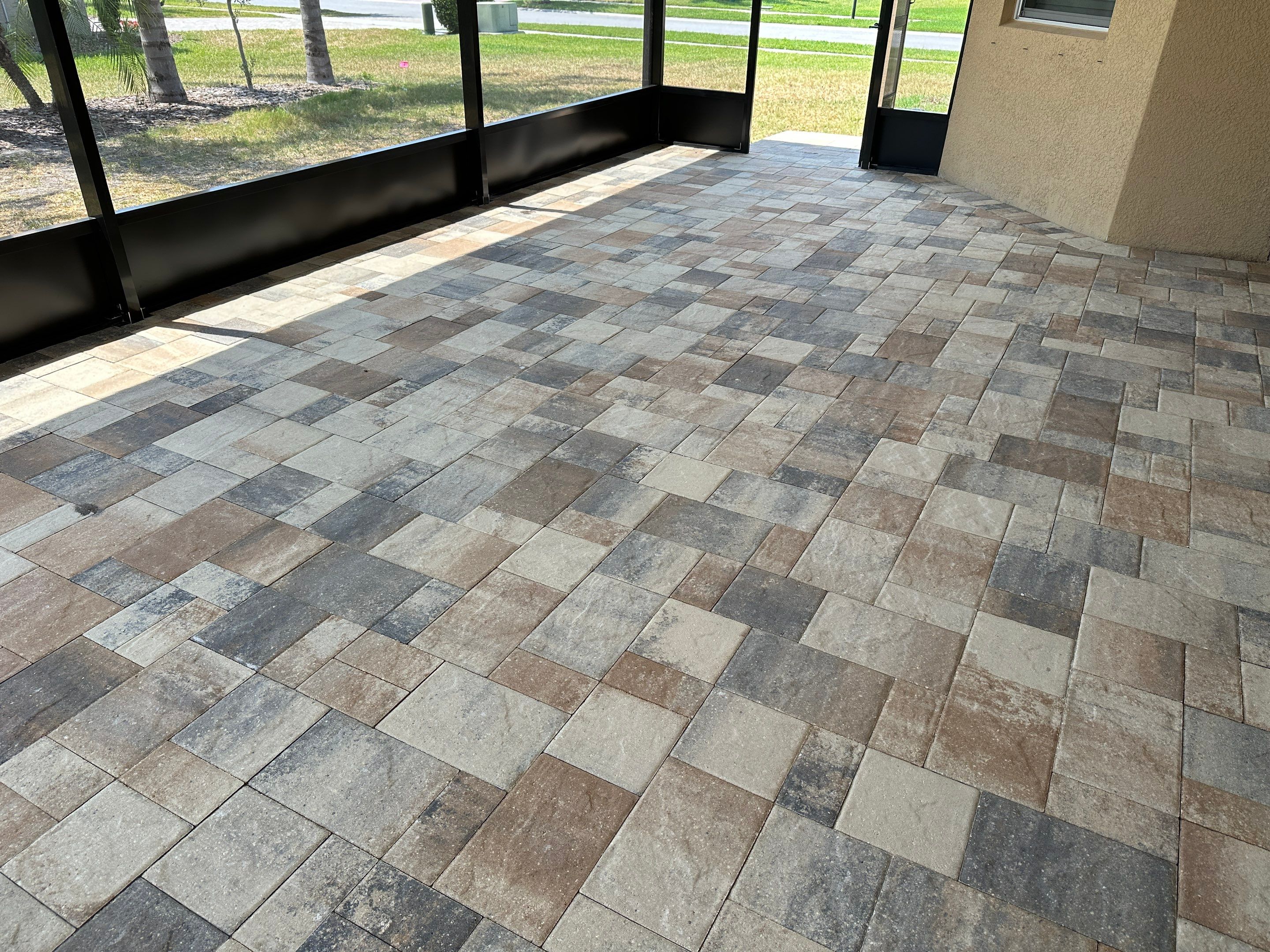 Paver Cleaning and Sealing in Wimauma Valencia Lakes by Supreme Paver Experts