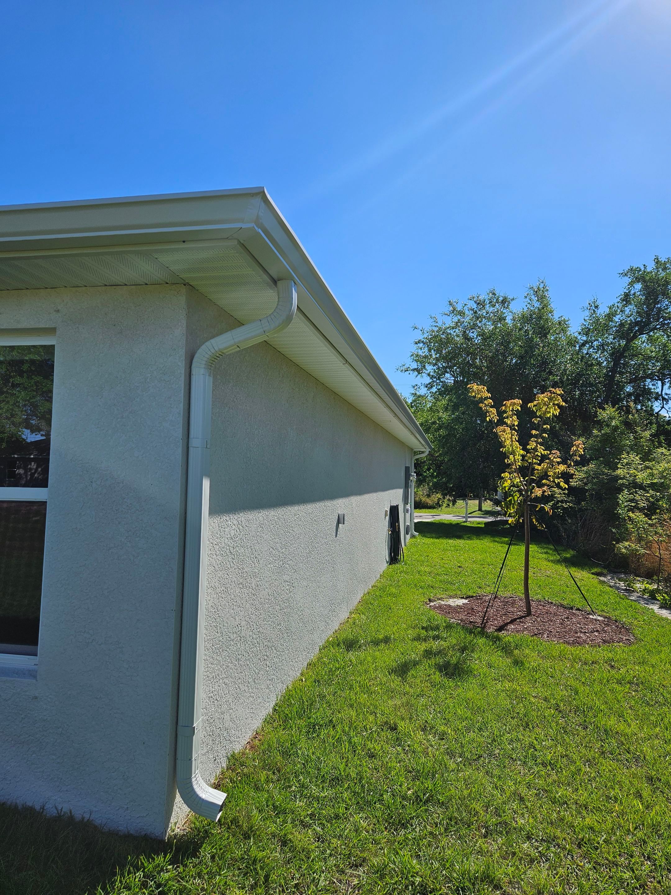 White K Style Seamless Gutters using 6 Inch Seamless Gutters in Ponta Gorda FL by Gutter Professors