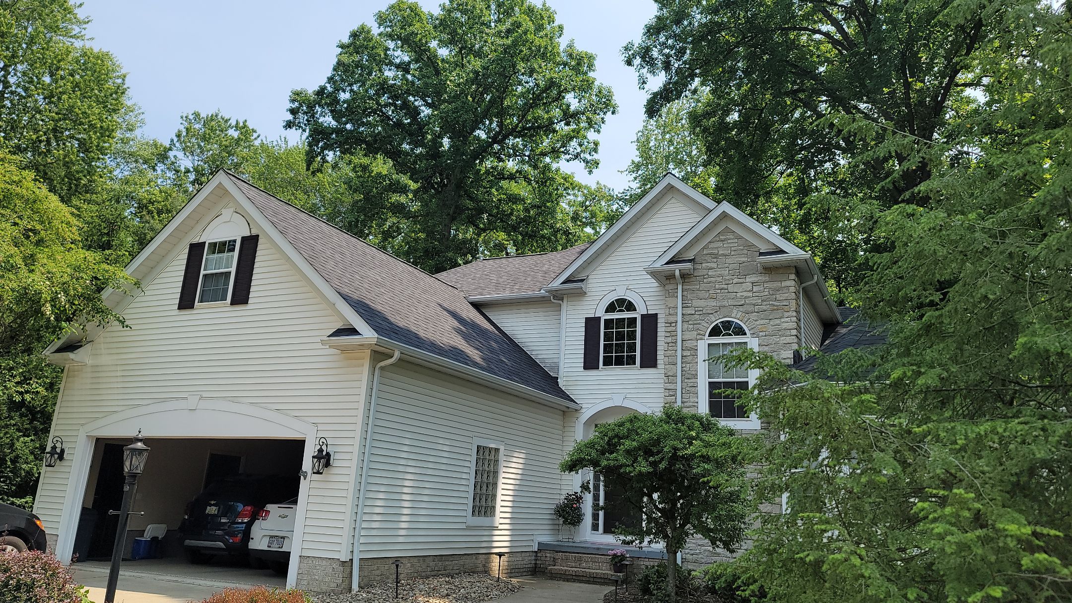 ATLAS PINNACLE COLOR: BLACK SHADOW by Eagle Eye Roofing