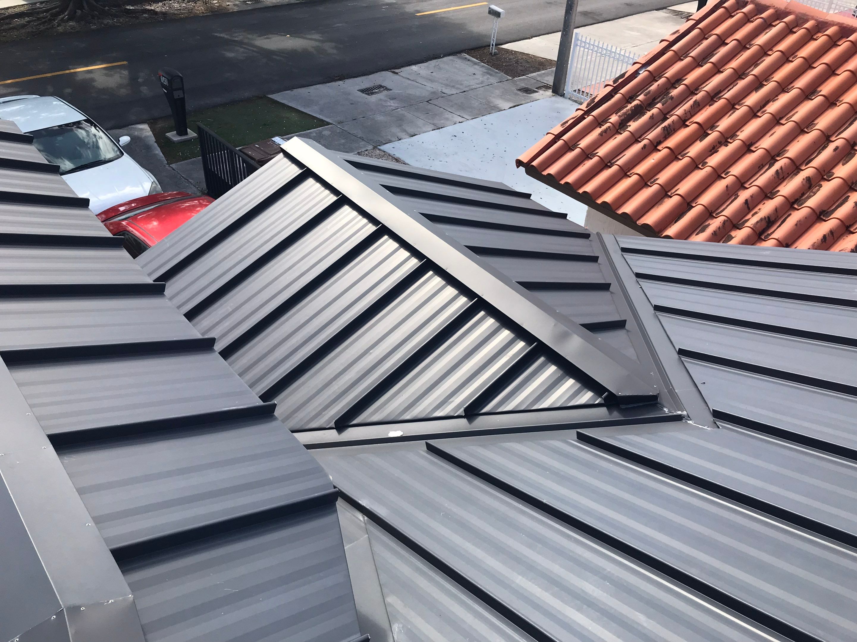 Metal Roof - Galvalume - Matte Black by Istueta Roofing