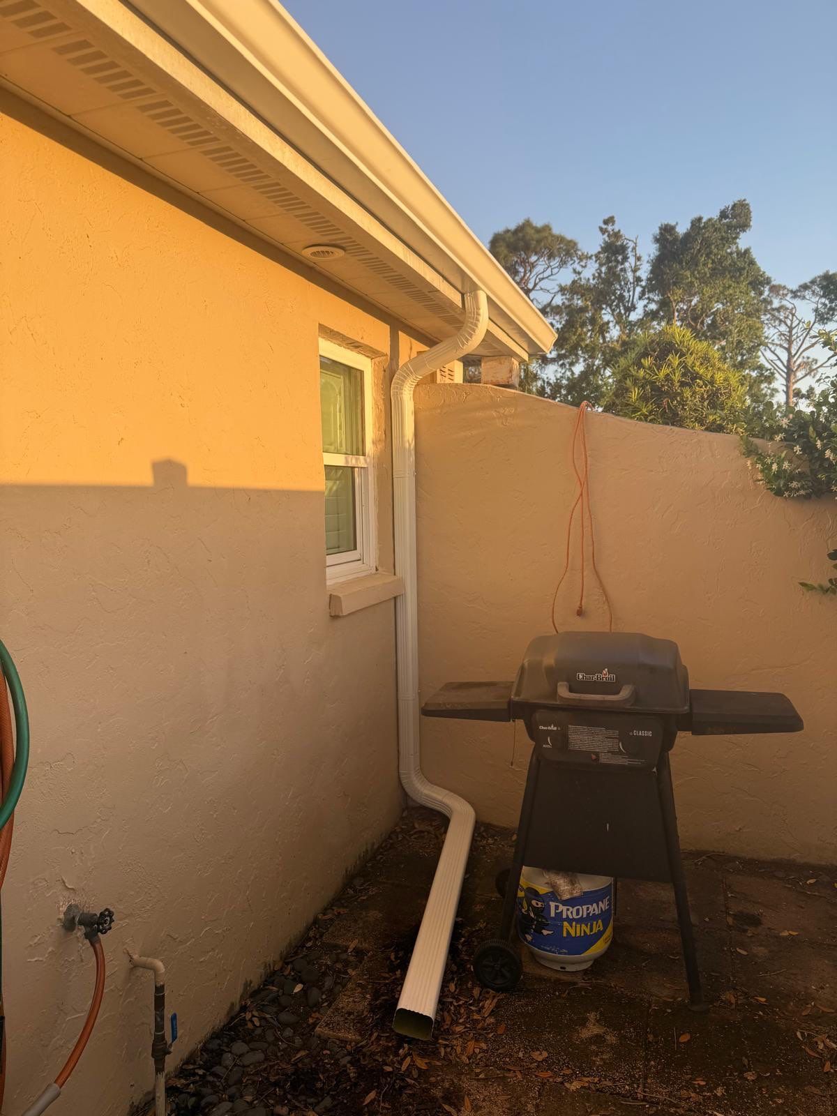 Aluminum Seamless Gutters in Sarasota FL by Gutter Professors
