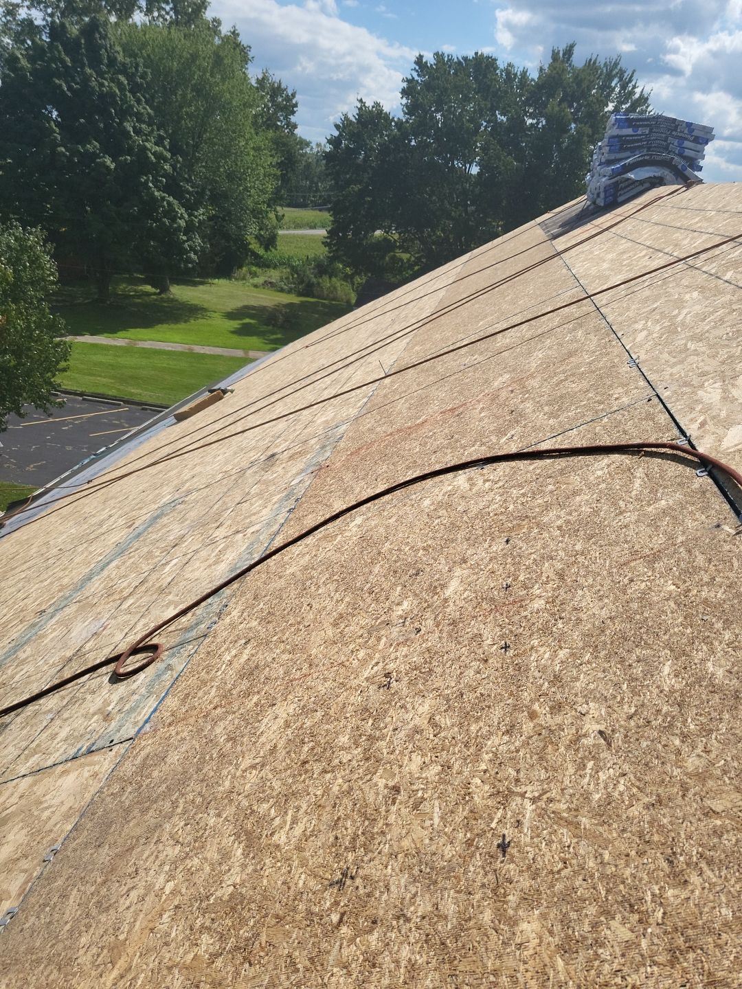 ATLAS PINNACLE COLOR: BLACK PRISTINE by Eagle Eye Roofing
