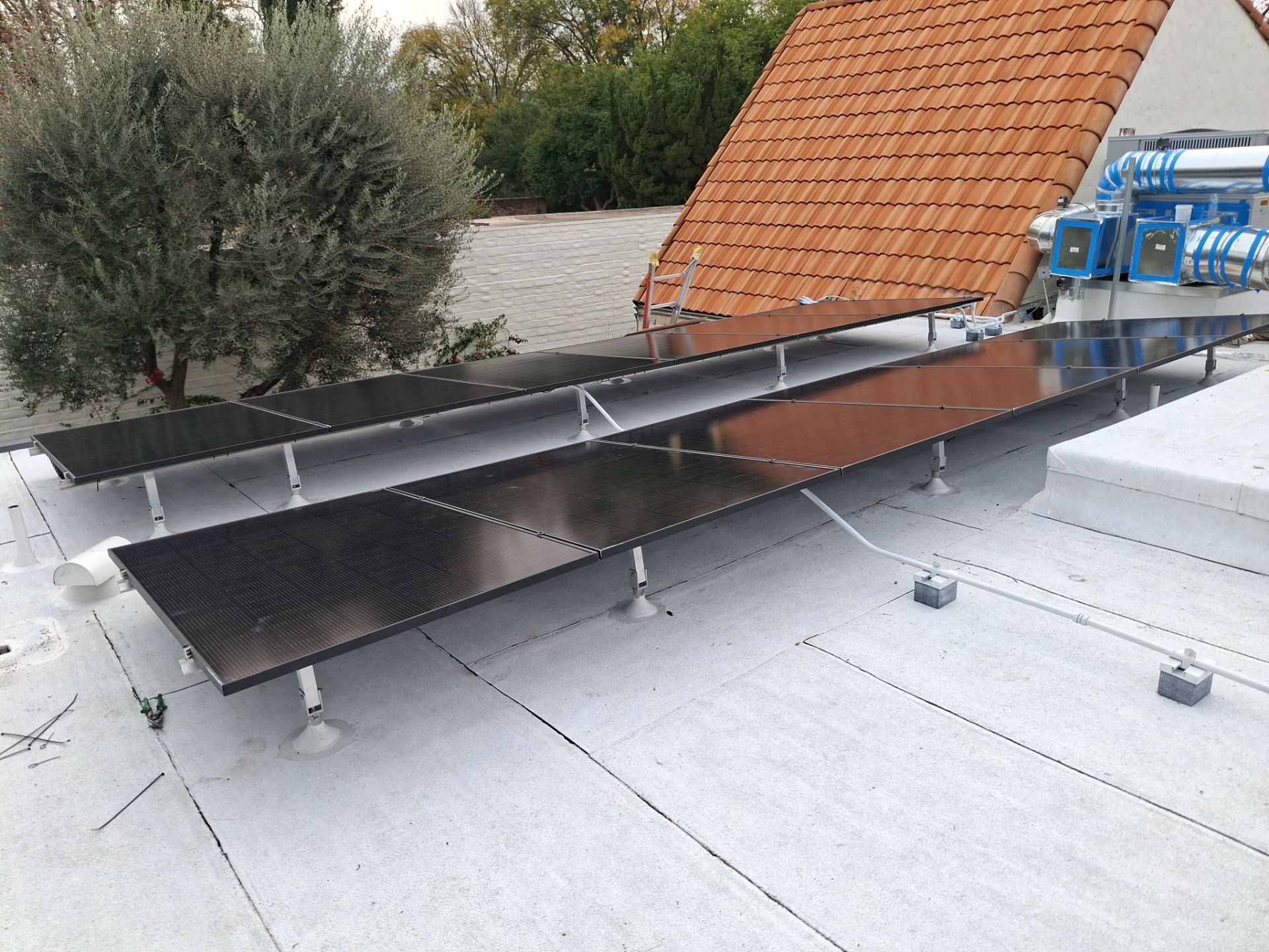 30-Panel Solar System and Tesla Powerwall 3 Installation in Westlake Village by AWS Solar