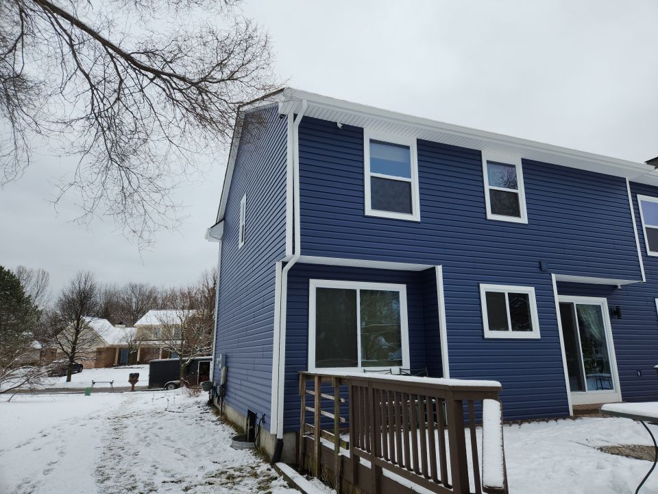 Siding Replacement using CertainTeed Restoration Classis D4 by 180 Contractors