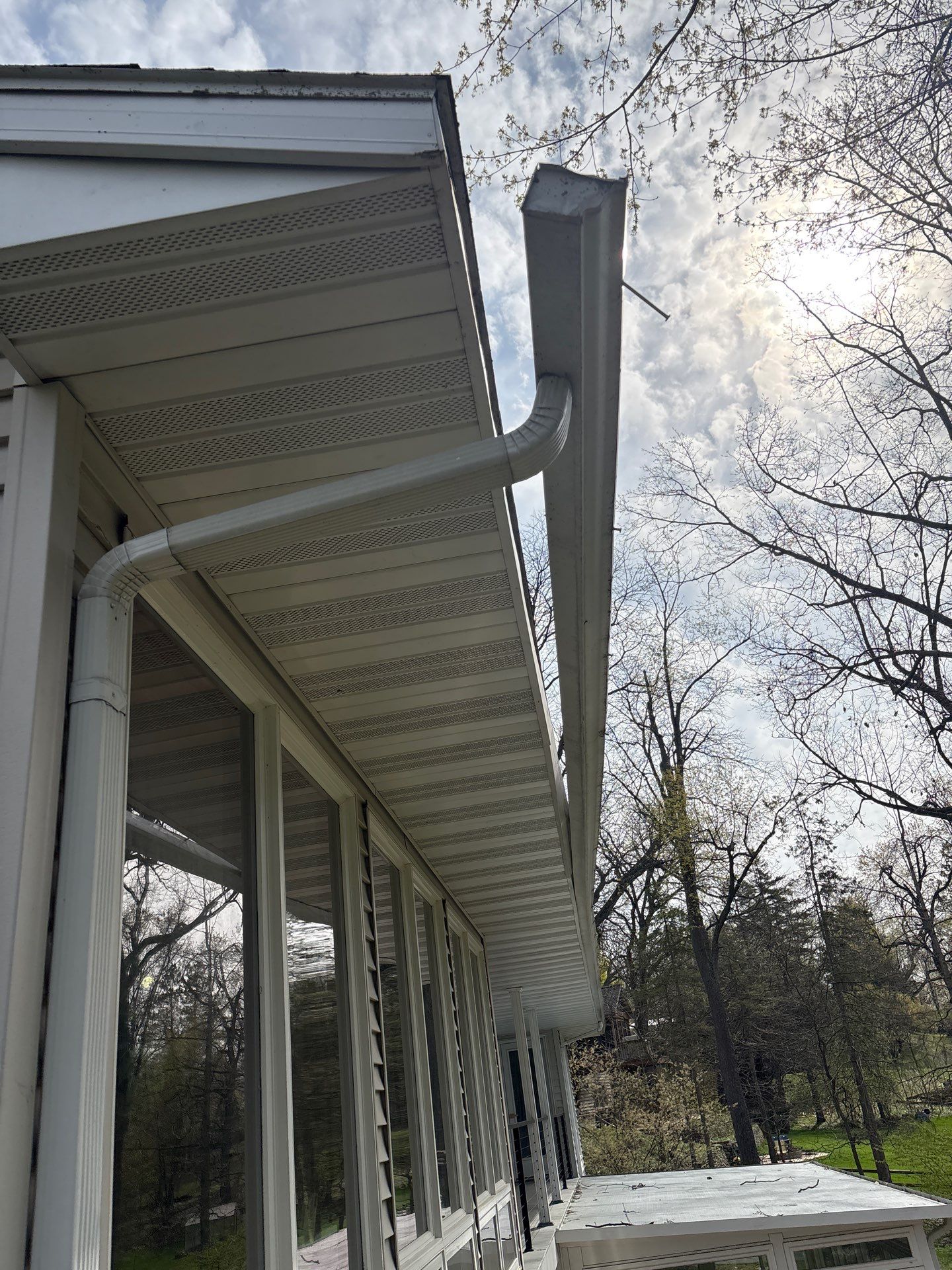 Seamless Eavestrough NW Lansing by Sunrise Seamless
