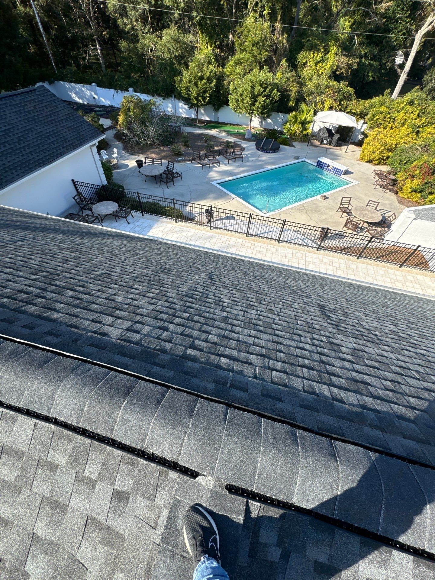 GAF HDZ - Charcoal by Linta Roofing