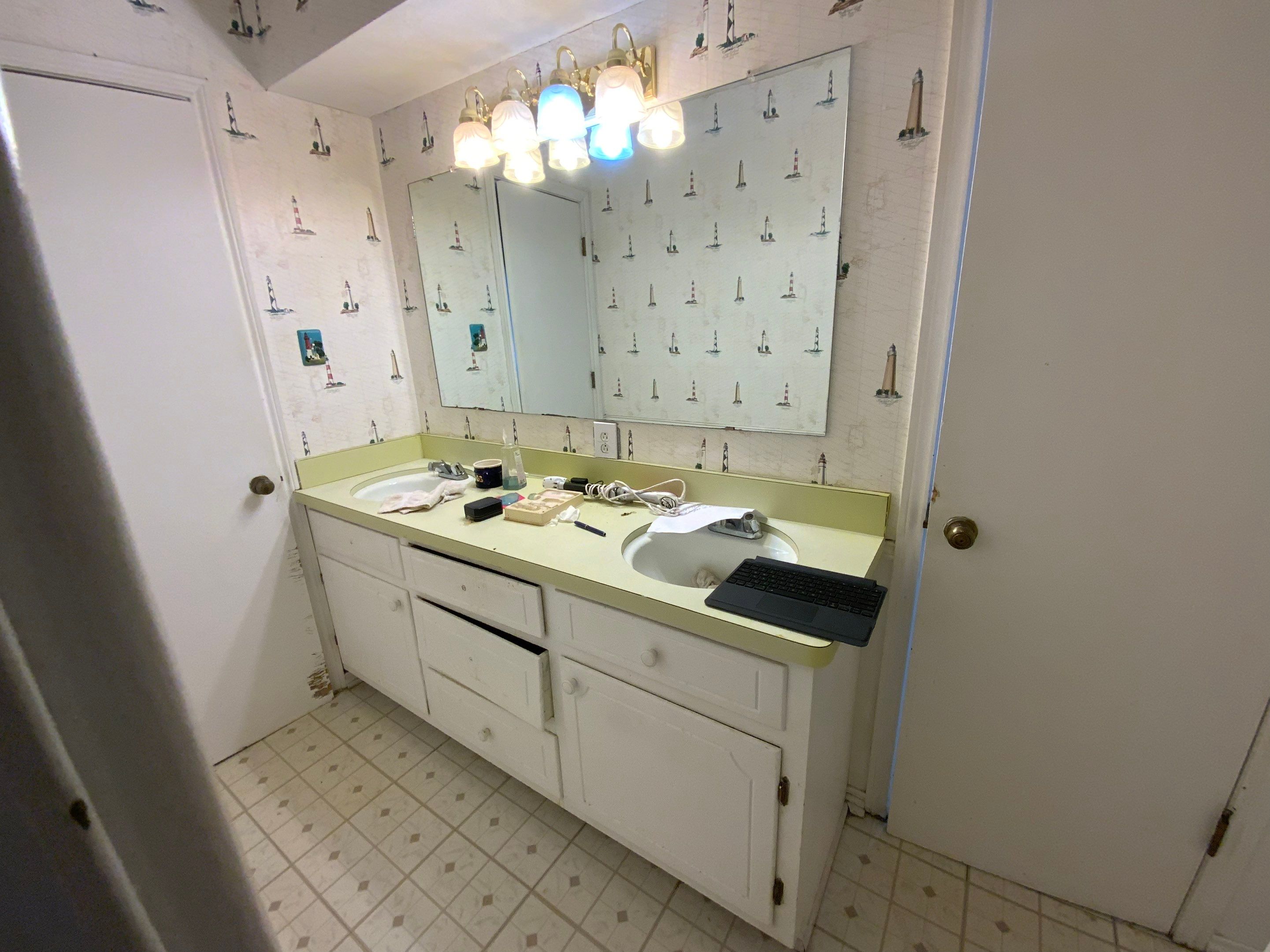 Rapid Sale Remodel: Kitchen & Bath Upgrades That Sold in Two Weeks by Tibi Soli LLC