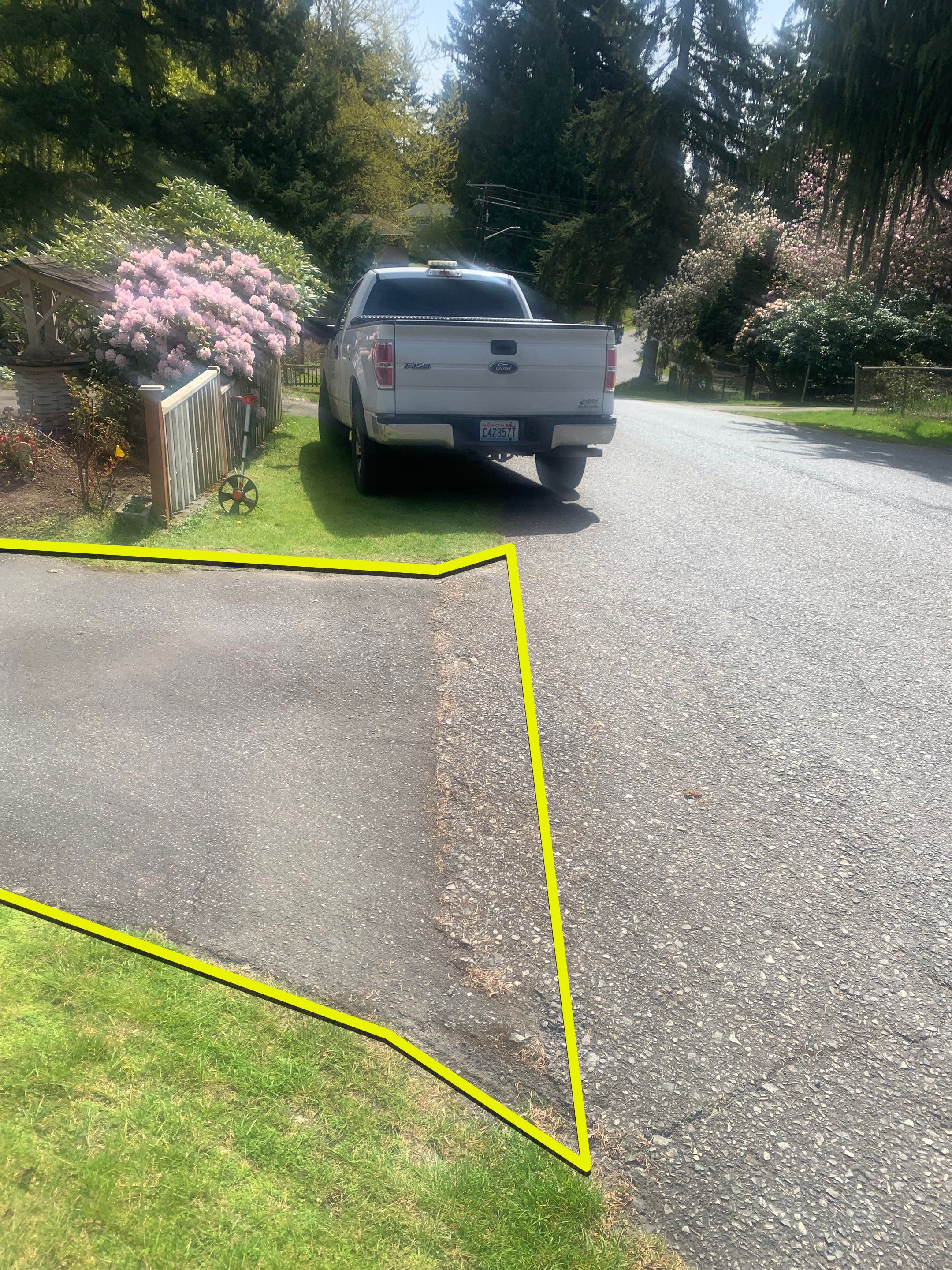 Modern Entry Fence by Jireh Asphalt & Concrete Inc 