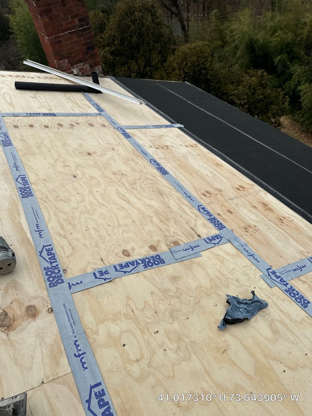 Siding Installation using Certainteed Cedar Impressions Straight Edge Perfection Shingles - D7 - Sterling Gray by A Plus Exterior