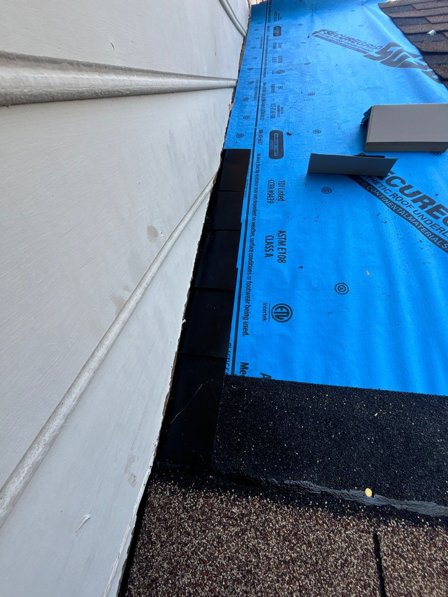 Missing Step flashings by Deerfield Roofing LLC