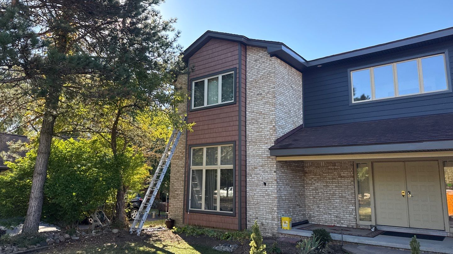 Siding Replacement using Alside S7 Cedar Mill Grain Cast Iron by 180 Contractors