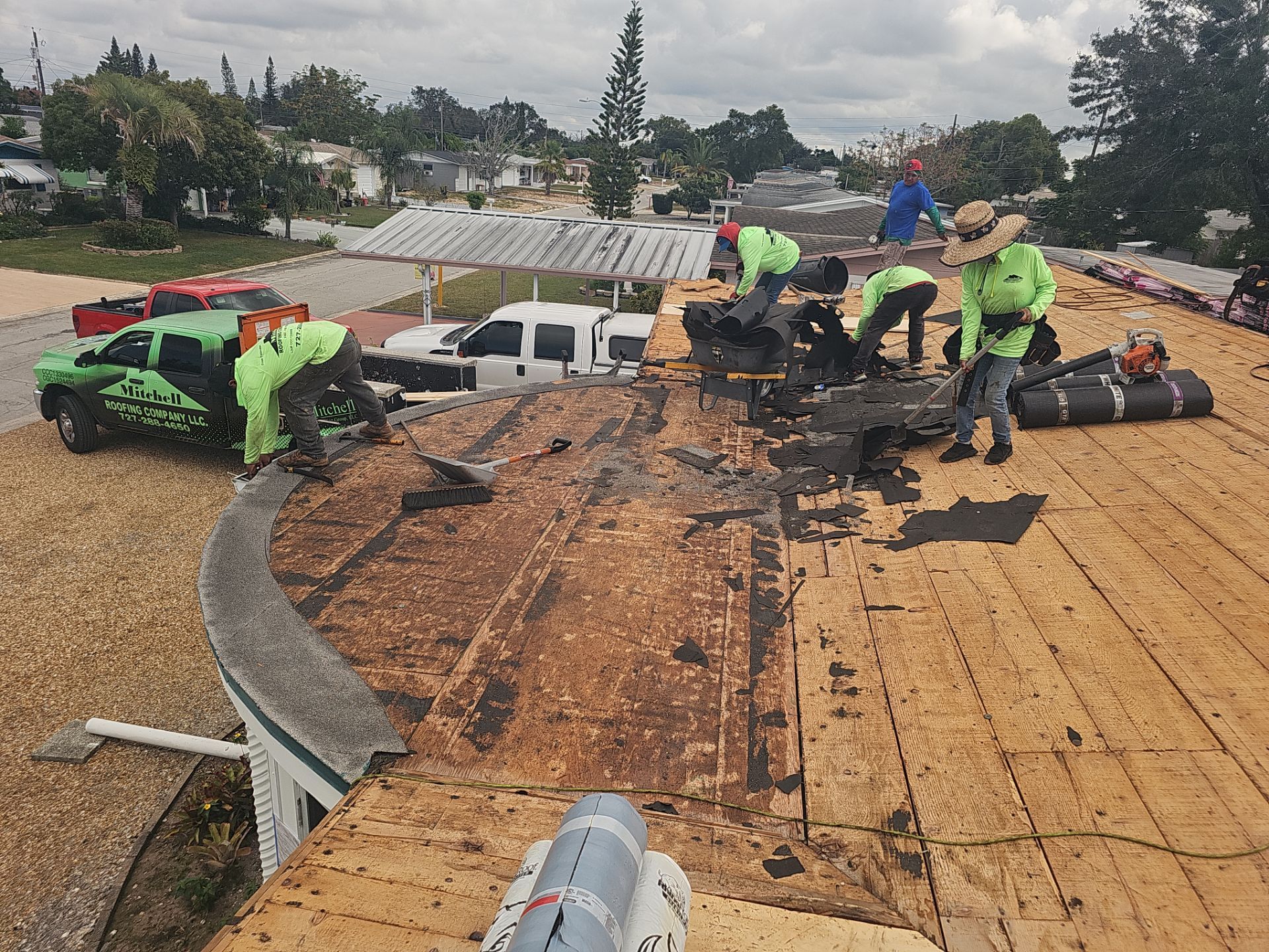 Project in Holiday 34690 by Mitchell Roofing Company LLC 