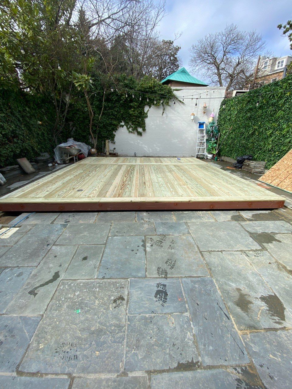 Automatic deking pool cover  by Jesus Master Handyman LLC 