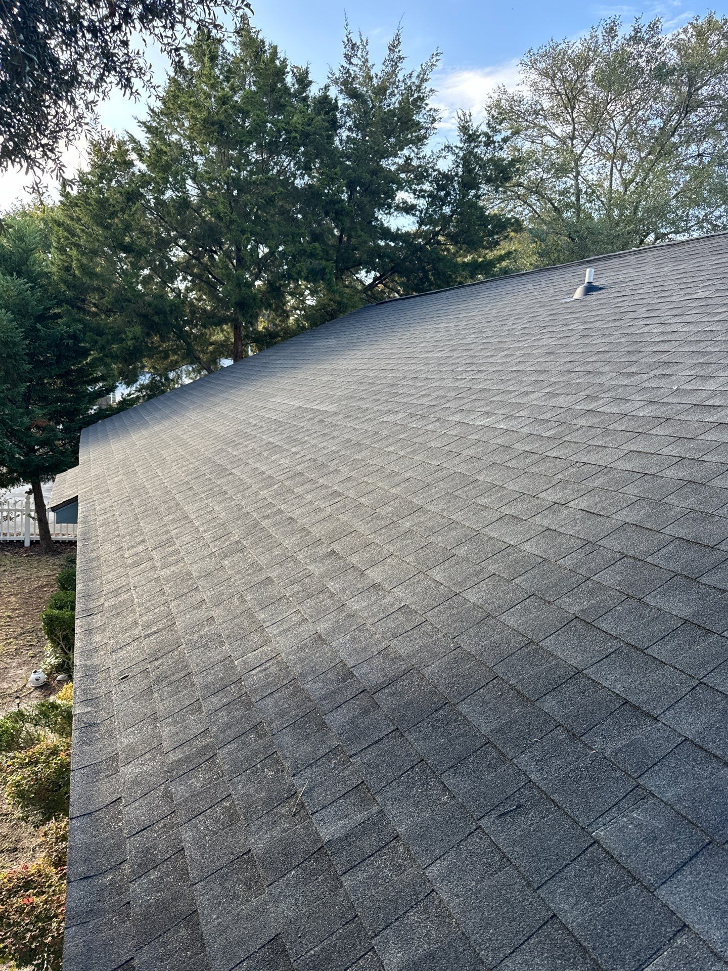 GAF HDZ - Charcoal by Linta Roofing
