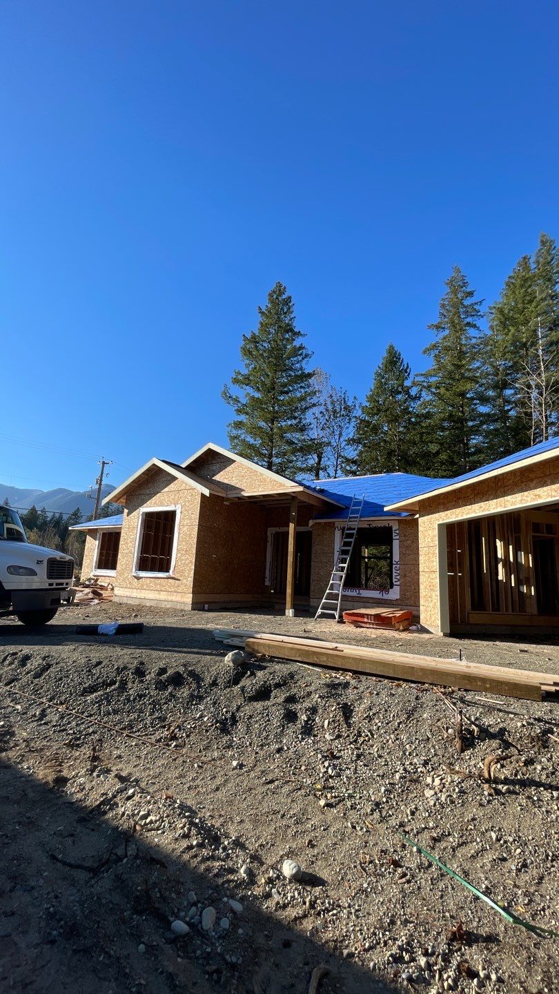 Residential Roofing Installation using OC Oakridge shingles by Top Notch Roofing Inc