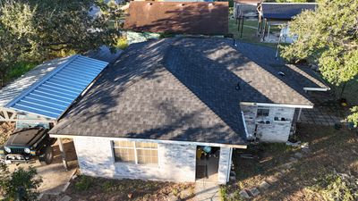 Oakridge Onyx Black in Elsa, Tx