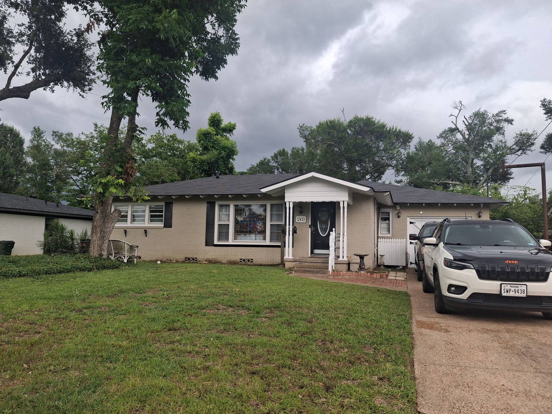 From Forgettable to Modern: An Exterior Brick Paint Job in Tyler TX by Quality Coats Painting