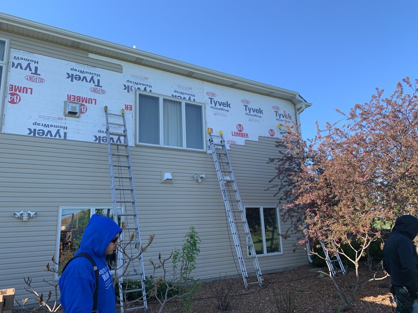 Residential Re-Roof using Landmark Shingles by White Castle Roofing