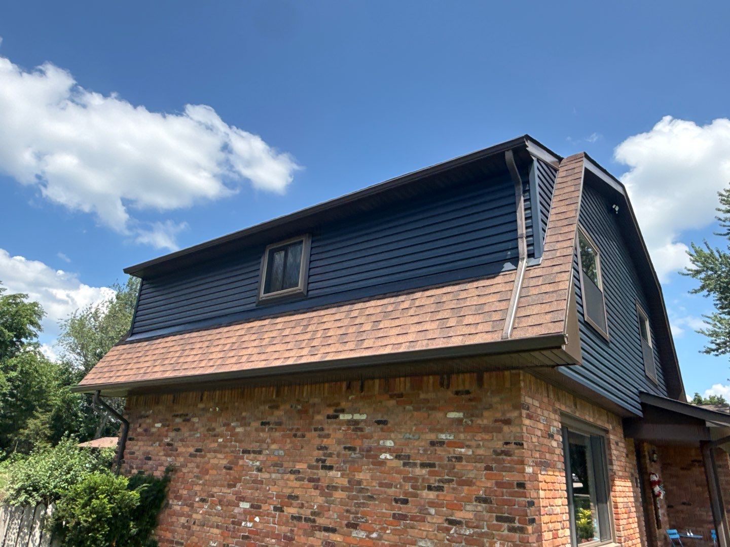 Siding Replacement using Alside Charter Oak D4.5" by 180 Contractors