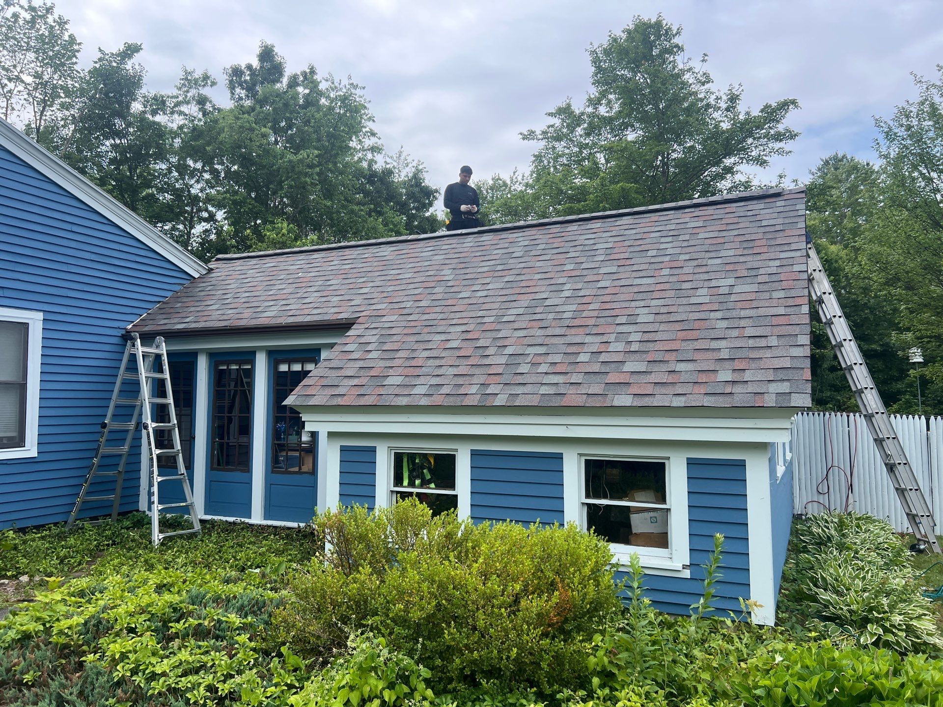 Brookline, NH – Owens Corning Asphalt Shingle Roof Replacement by Tall pine roofing