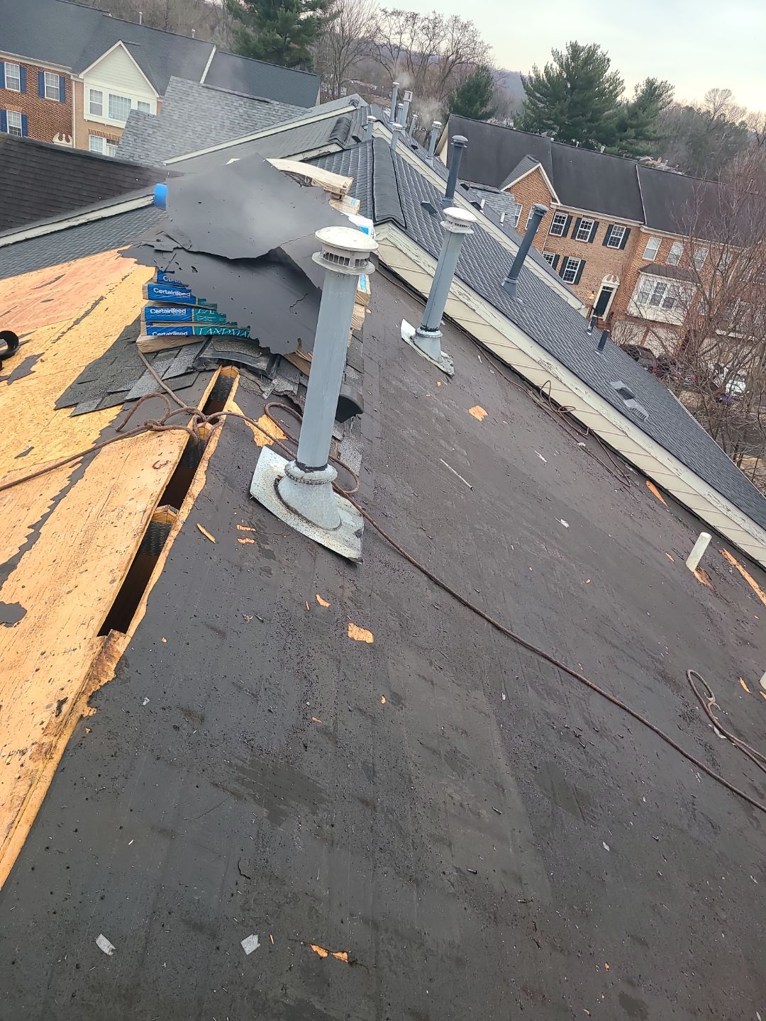 Fairfax: Residential Roof Replacement with CertainTeed Landmark in Charcoal Black by RM Banning, Inc.