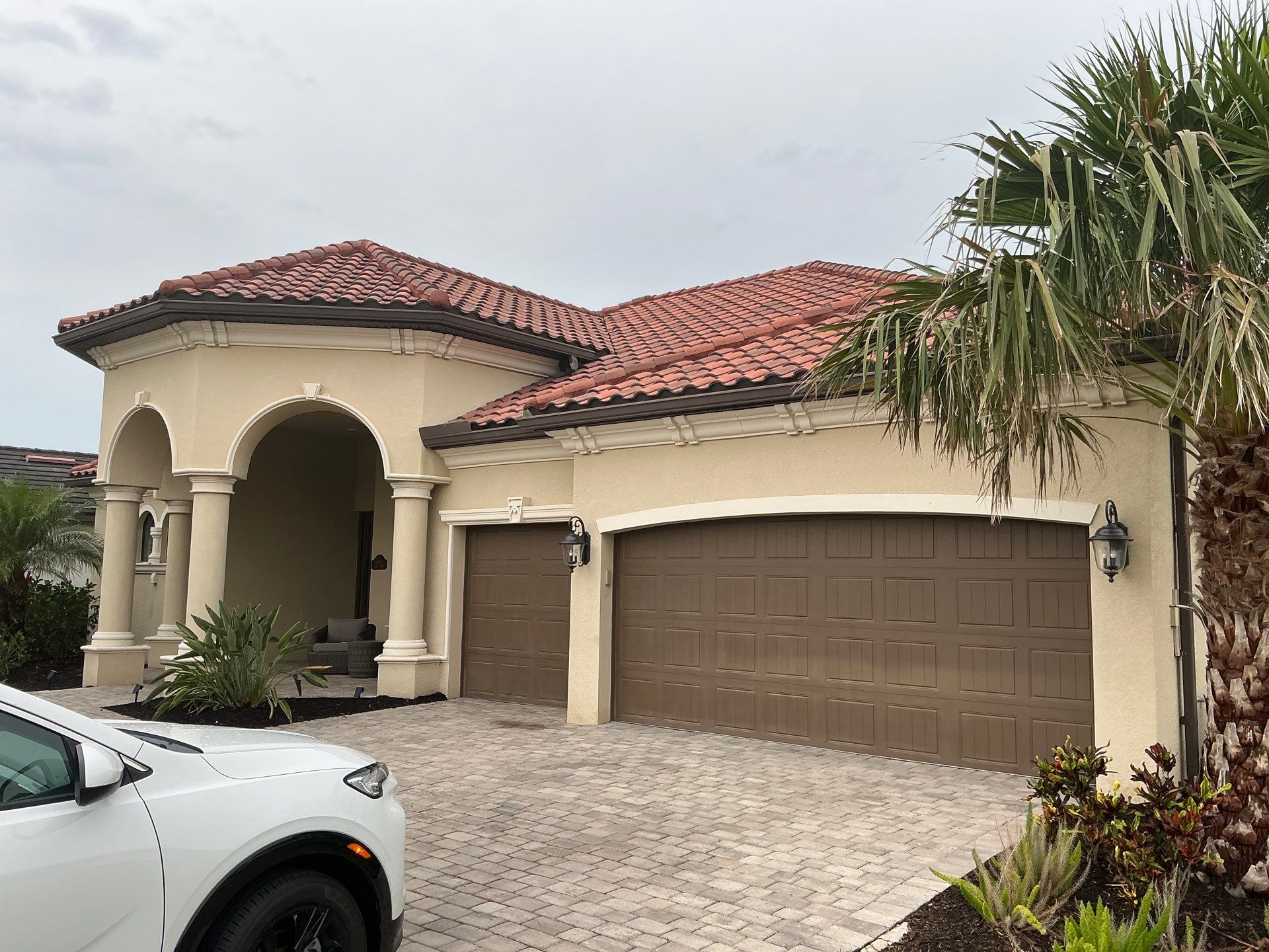 Musket Brown Seamless Gutters using Musket Brown Seamless Gutters in Brudenton by Gutter Professors