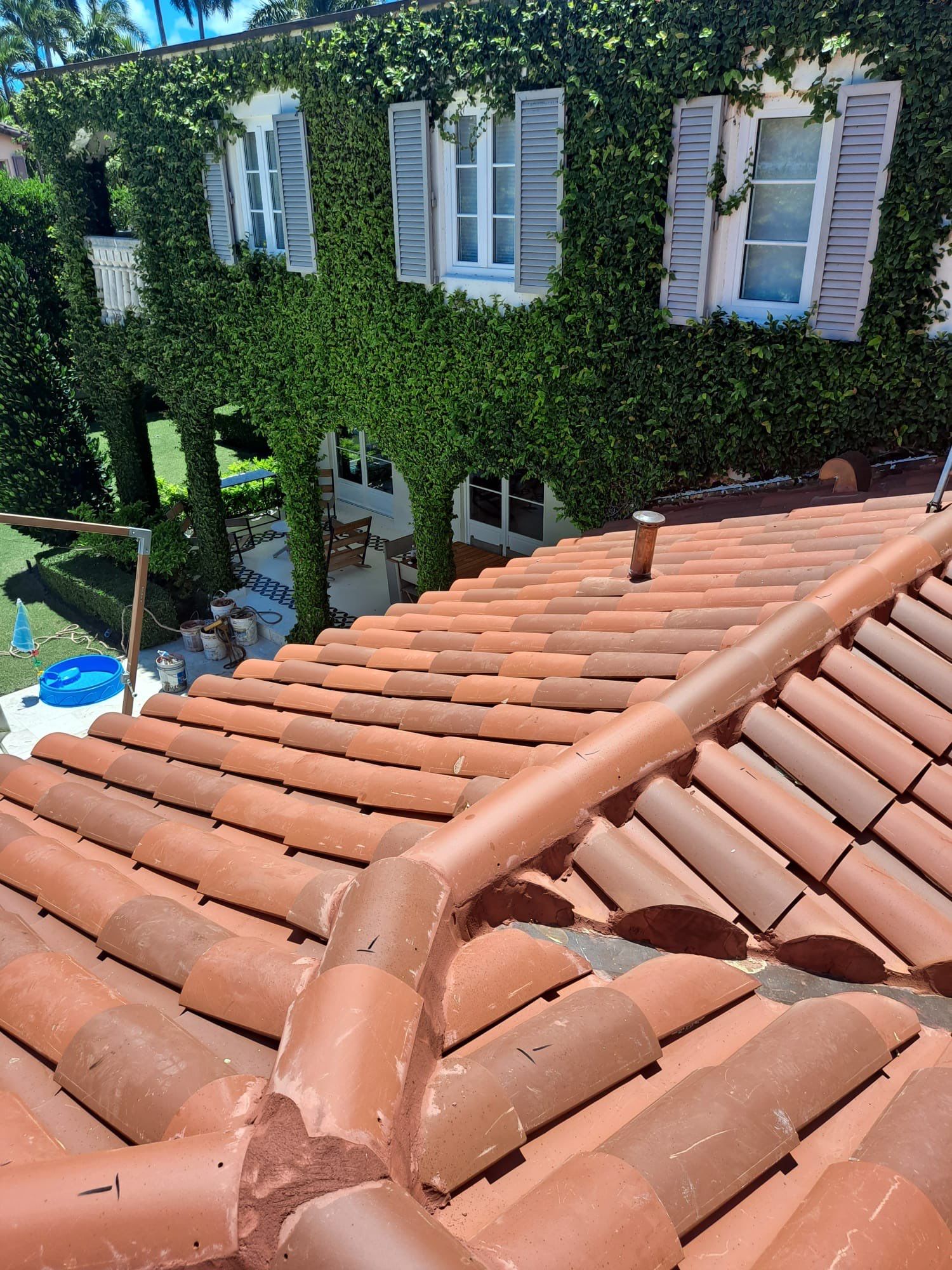 Verea Barrel - Red and Ohio Red Color by Istueta Roofing