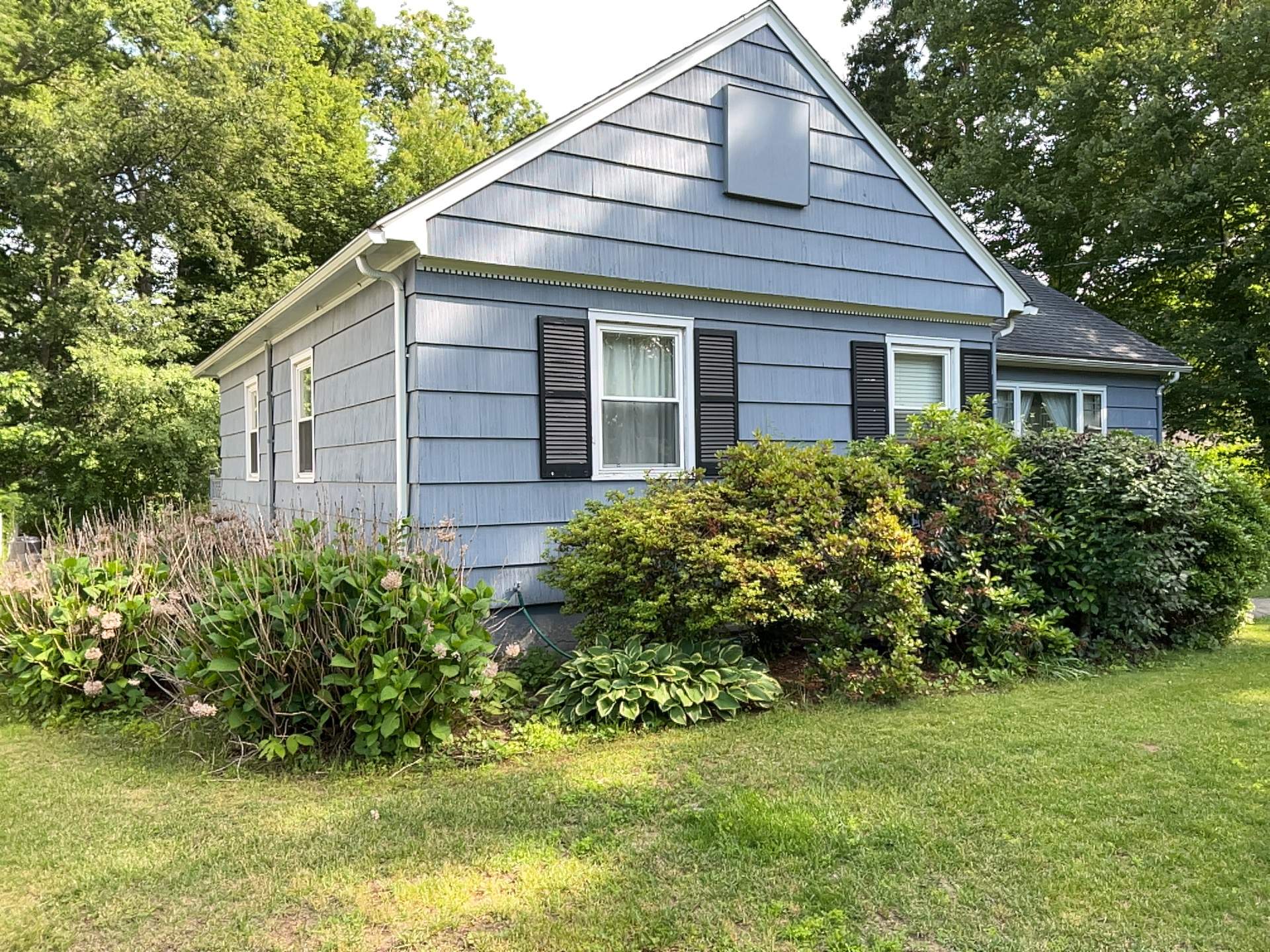Siding Installation using Certainteed Monogram Flagstone by A Plus Exterior