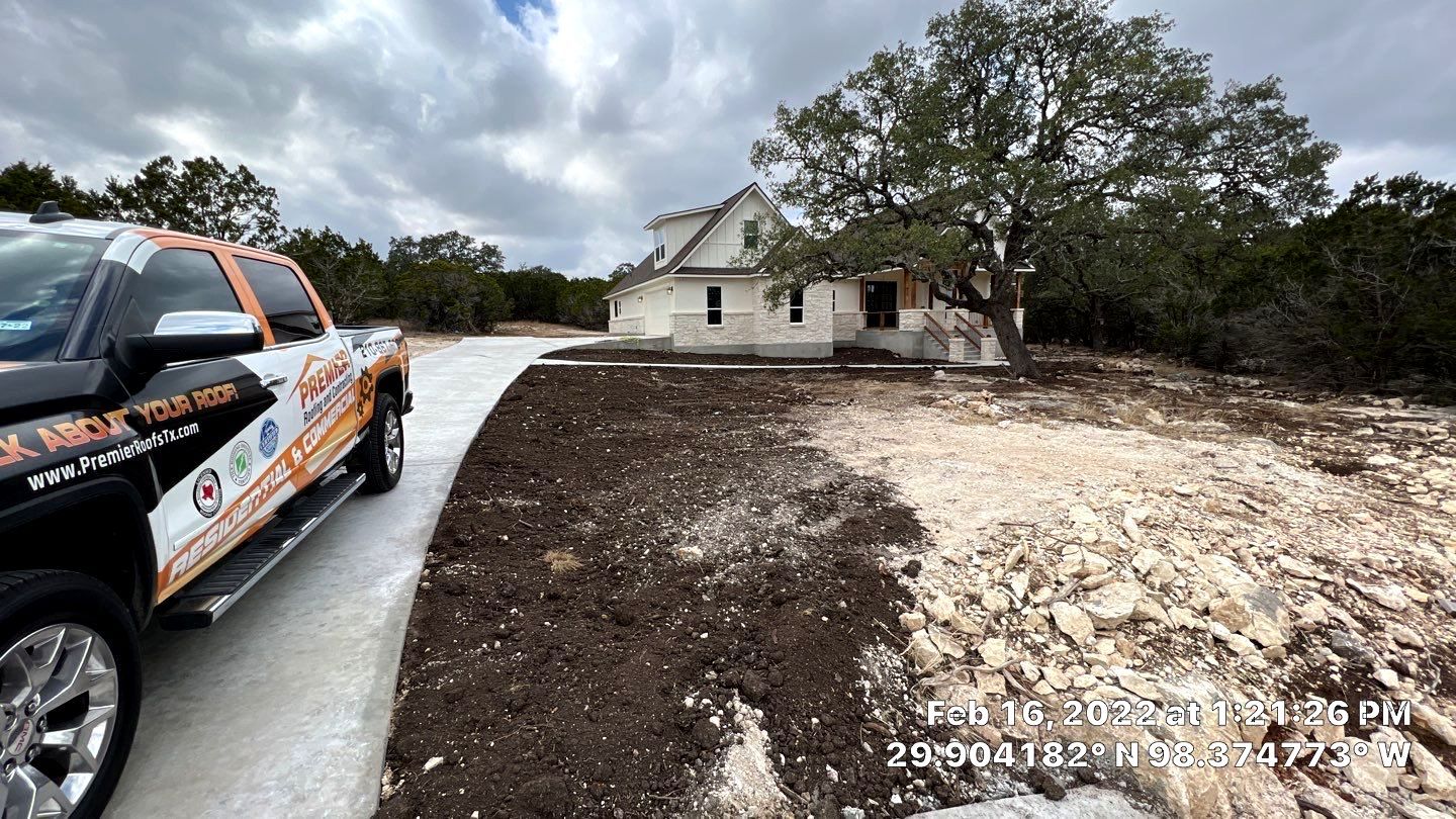 New Home Construction using Owens Corning 30 year Architectural Shingles by Premier Roofing and Contracting