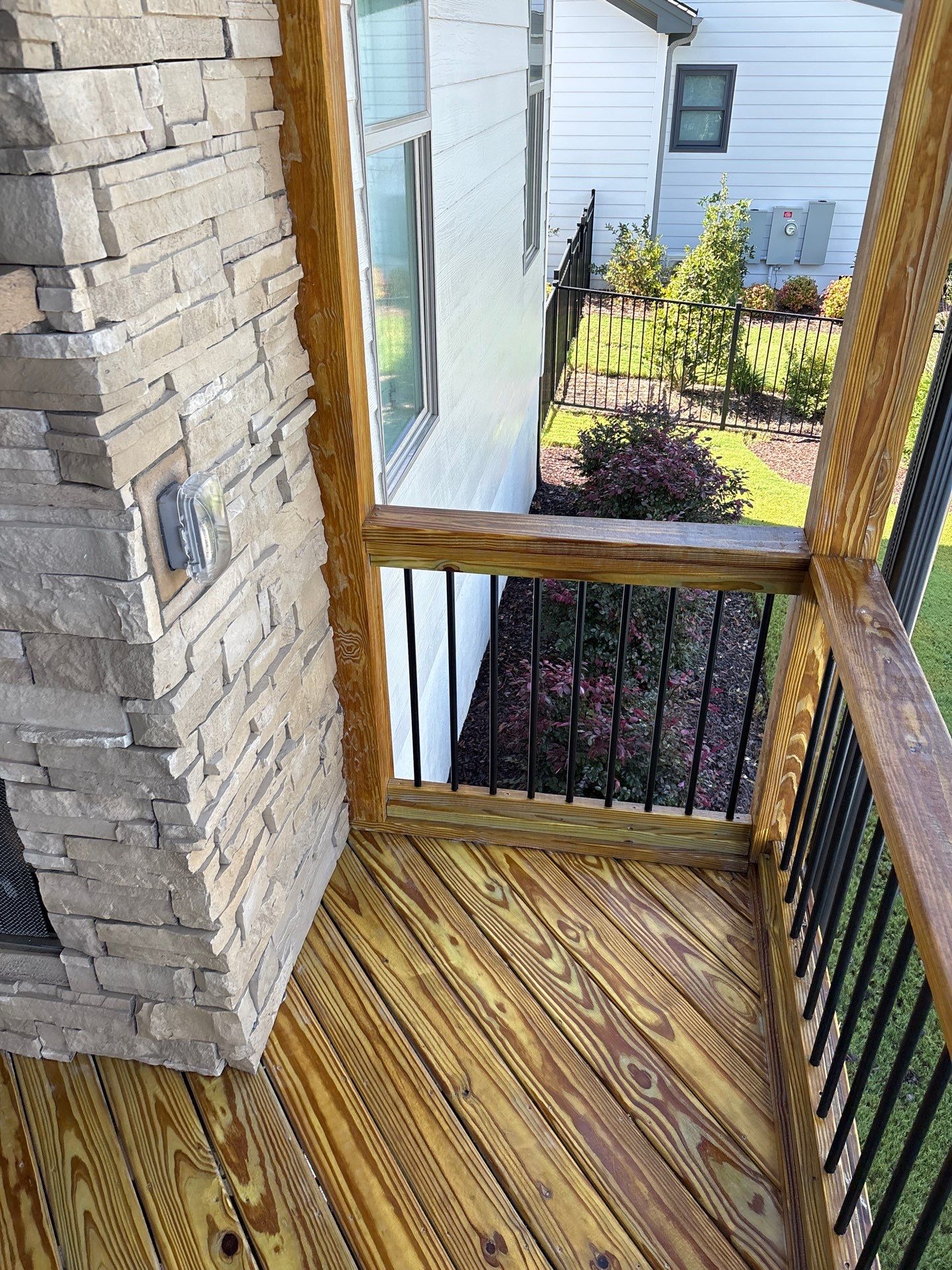 Wood Deck using Wood Sealant by DuraSeal