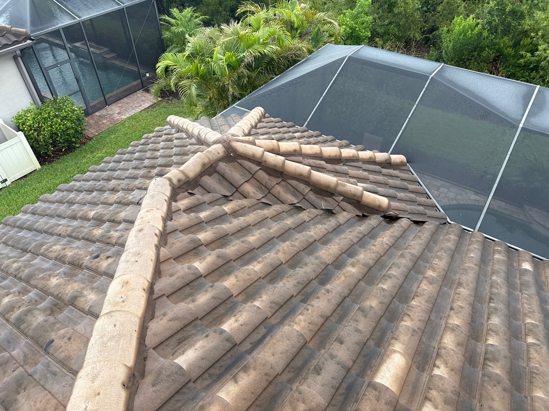 Concrete Tile Roof, Paver Driveway & Lanai Cleaning – Artisan Lakes Esplanade, Palmetto, FL by Sunshine AquaWash