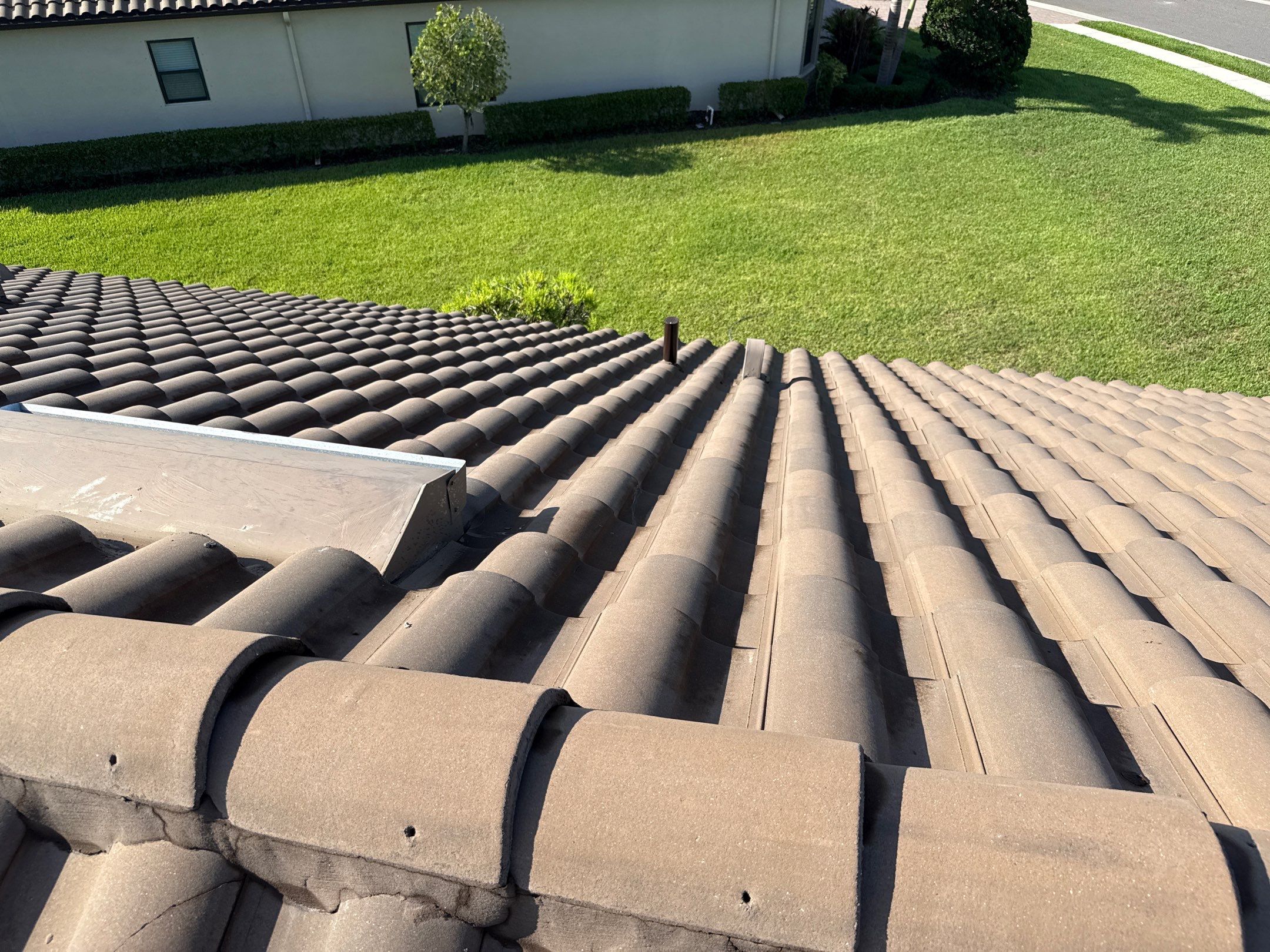 Concrete Tile Roof, Paver Driveway & Lanai Cleaning – Artisan Lakes Esplanade, Palmetto, FL by Sunshine AquaWash