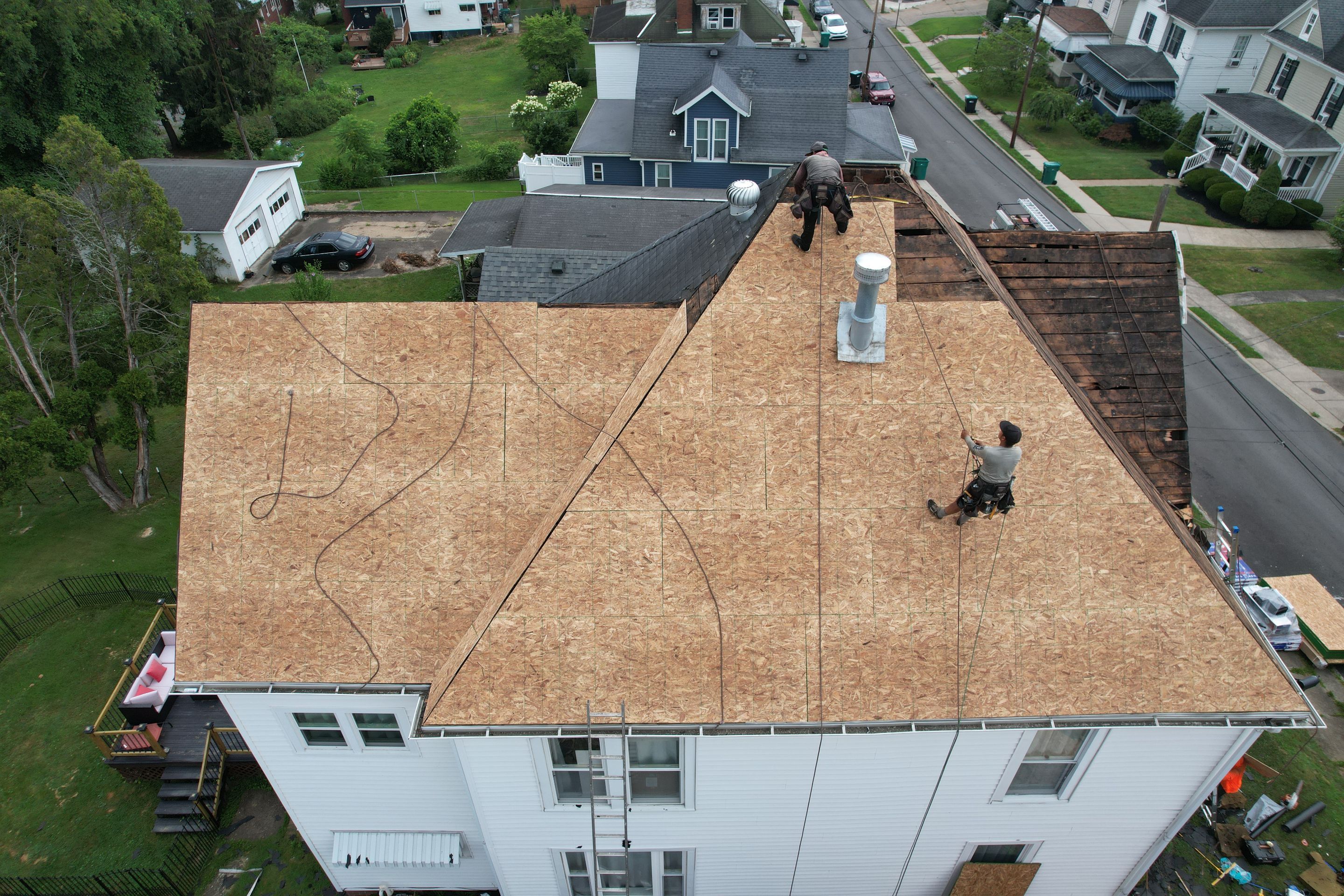 Residential Roofing Installation using GAF Timberline HDZ Charcoal by Rainstoppers Roofing
