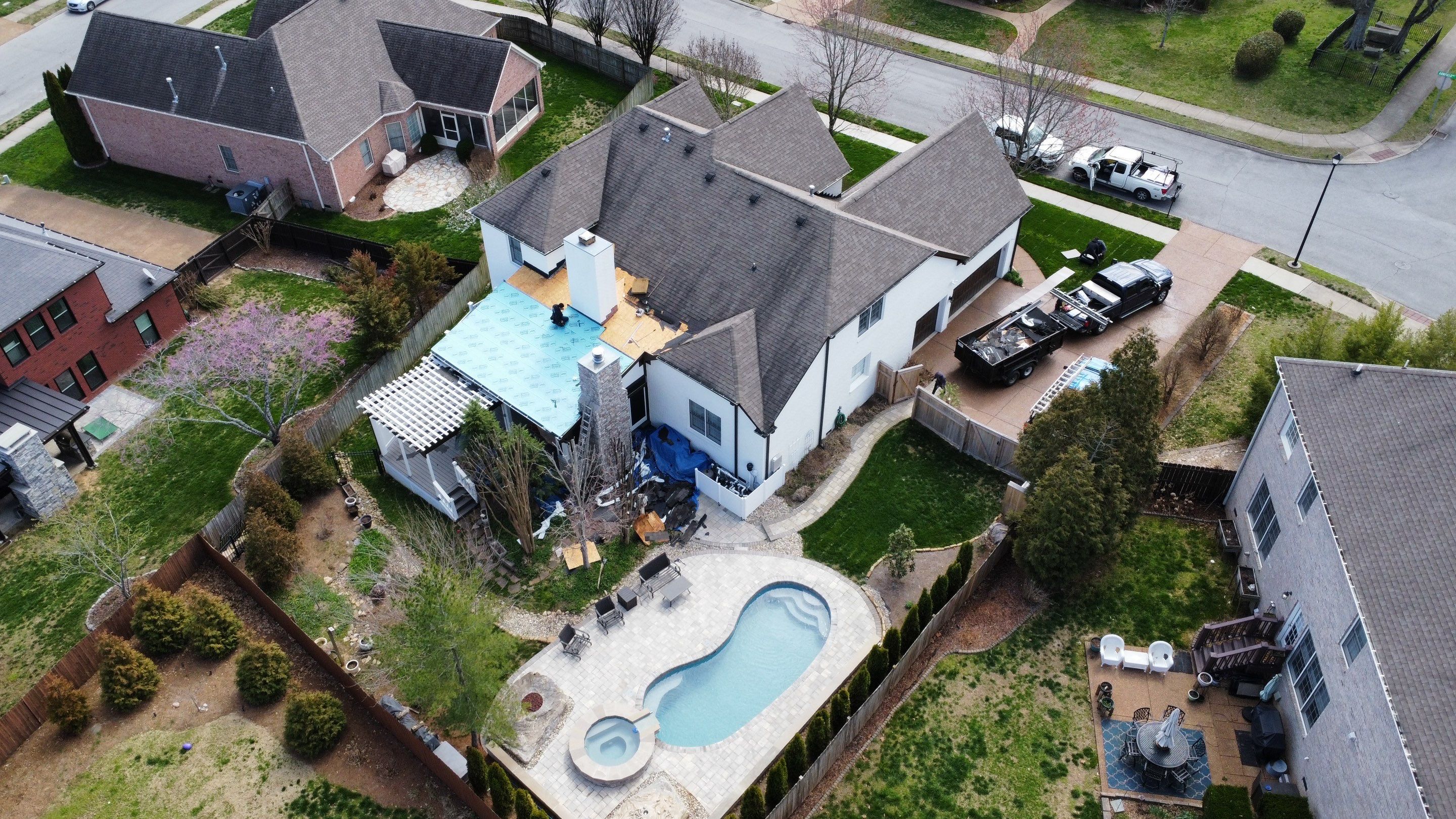 Residential Roofing Installation using Owen's Corning Oakridge Architectural Shingle by Paragon Roofing