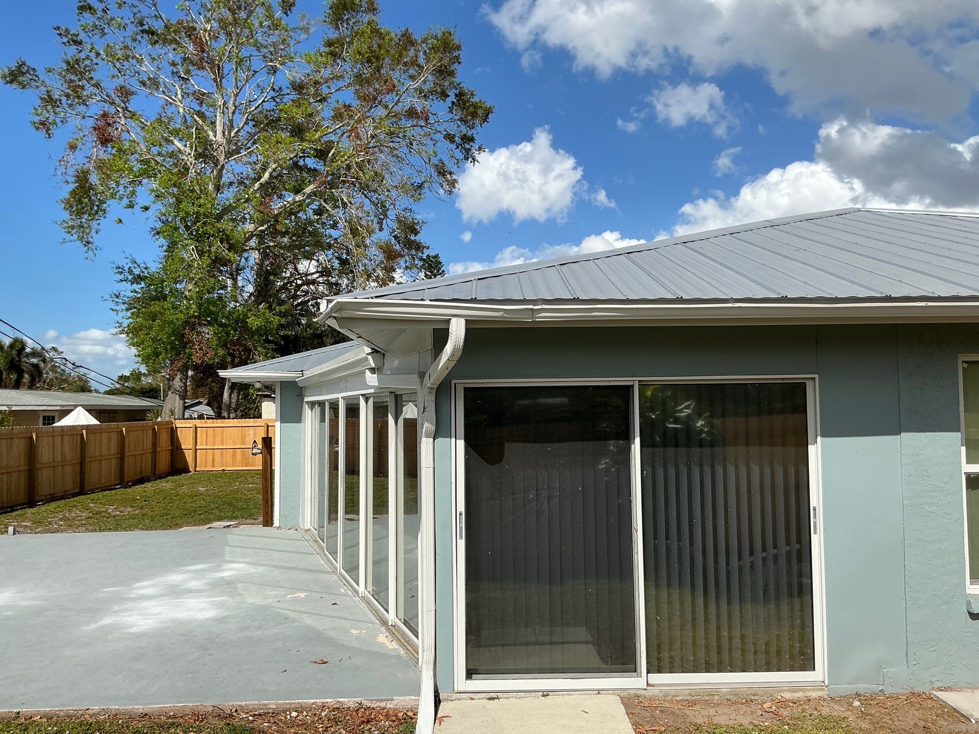6-Inch Seamless Gutters in Sarasota FL by Gutter Professors