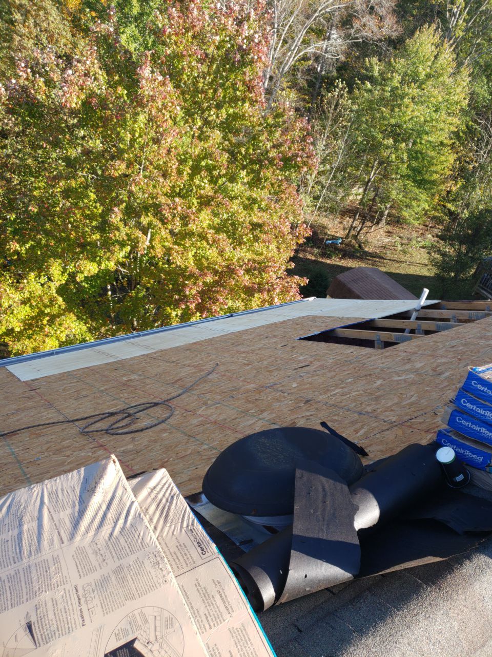 Woodbridge: CertainTeed Landmark Designer Shingles in Cottage Red by RM Banning, Inc.