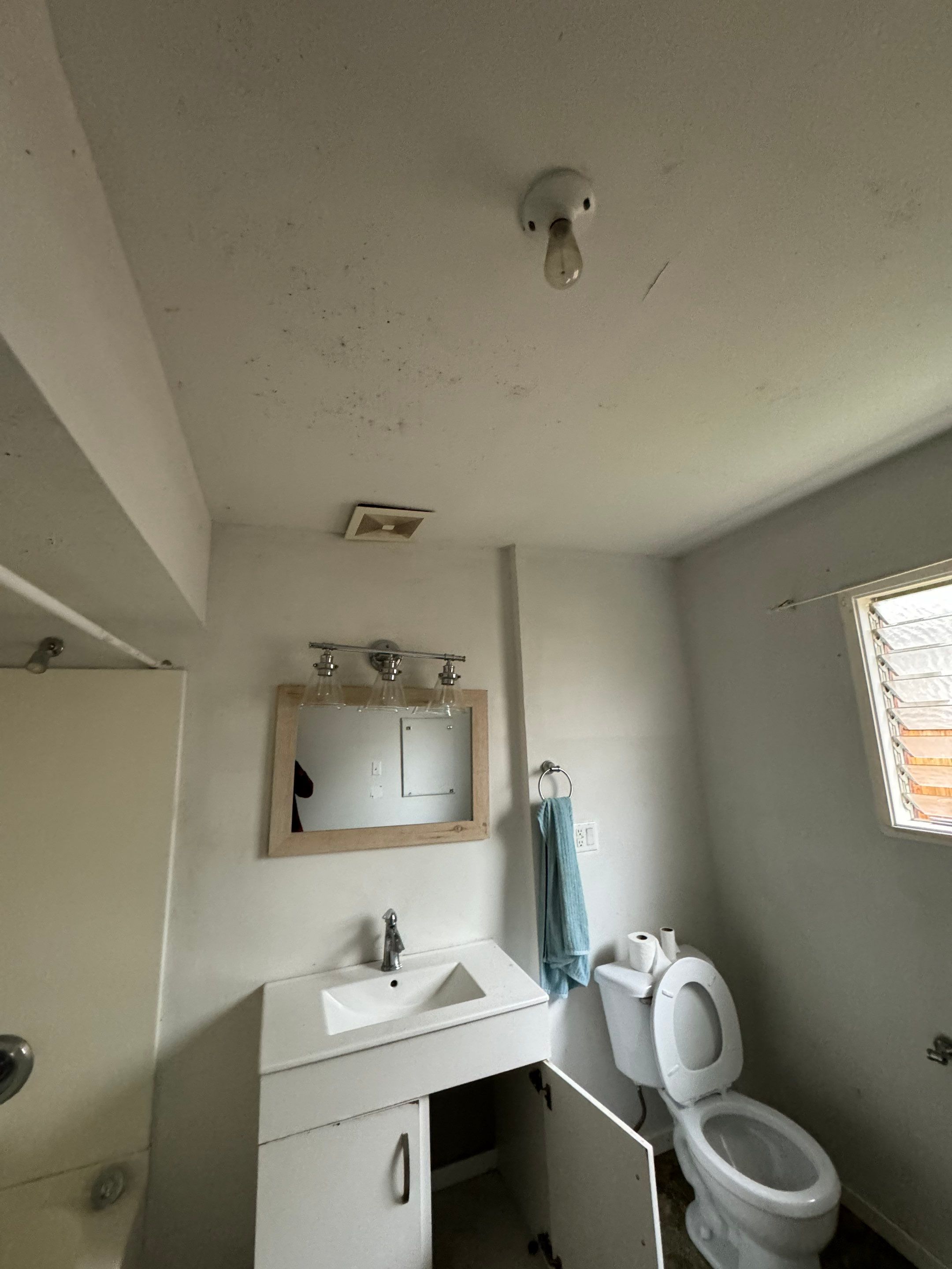 House Renovation - 25th st- West Vancouver by YVR Construction Group