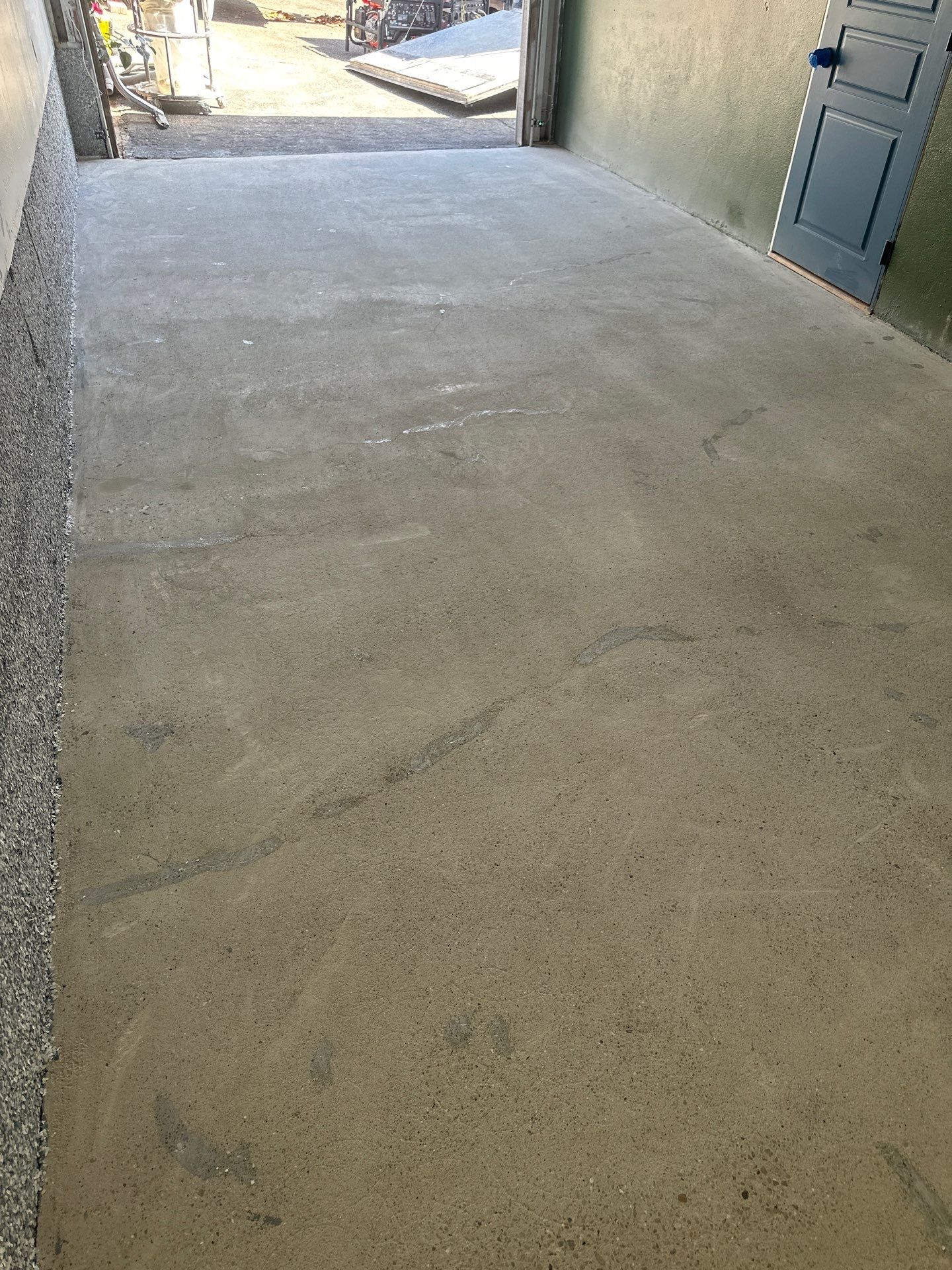 Morro Bay Garage Floor Coating with Simiron Decorative Chips by MGP Coatings