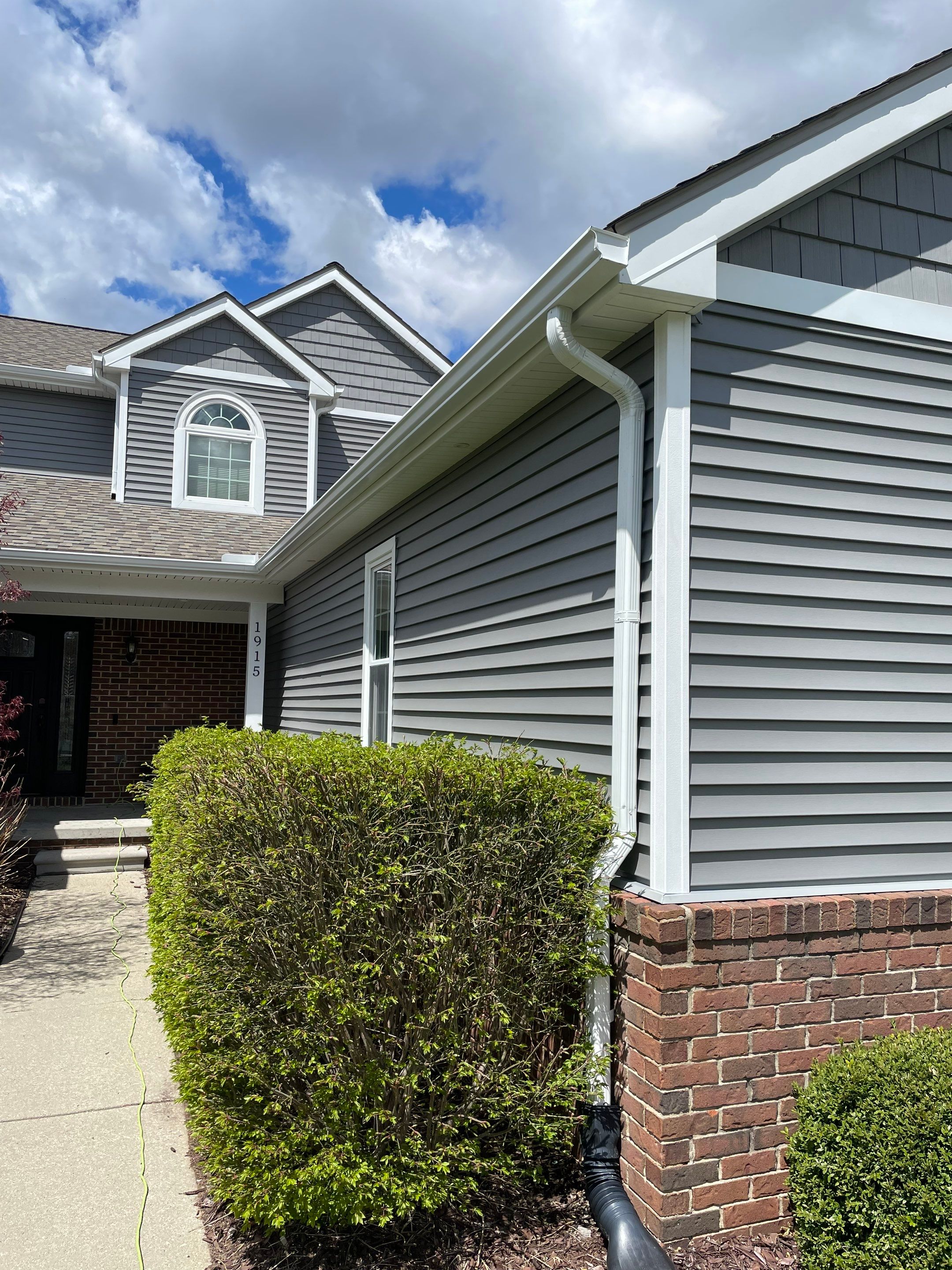 Siding Replacement using Certainteed Classic Restoration D4 by 180 Contractors