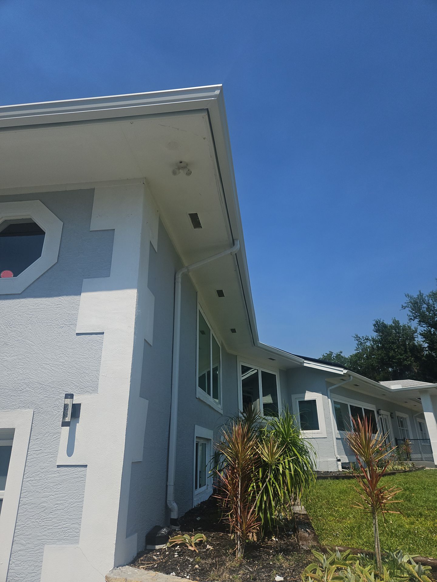 Cleaning Gutters in Sarasota FL by Gutter Professors