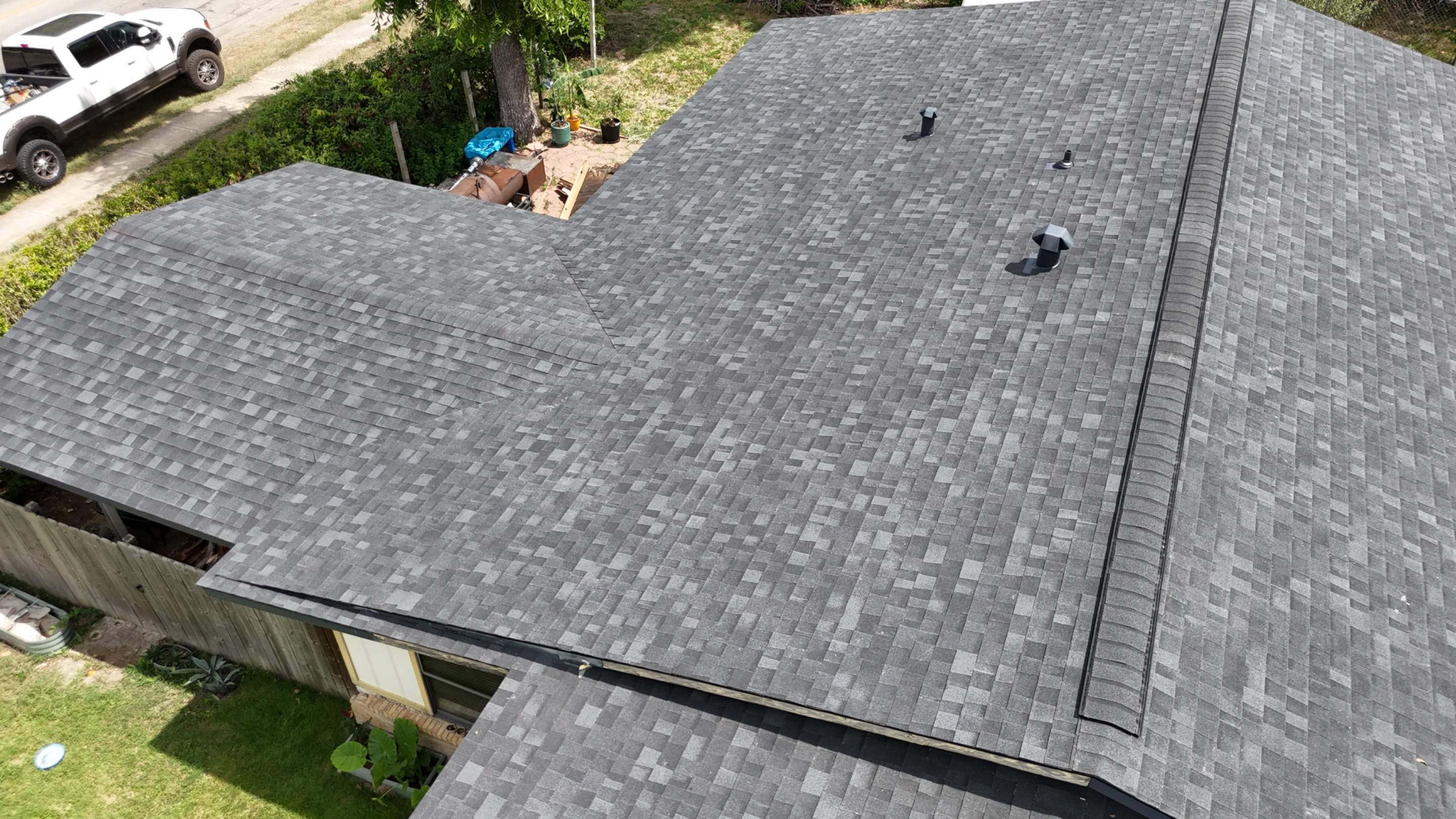 Onyx Black - Owens Corning TruDefinition Duration Oakridge by RoofsOnly.com