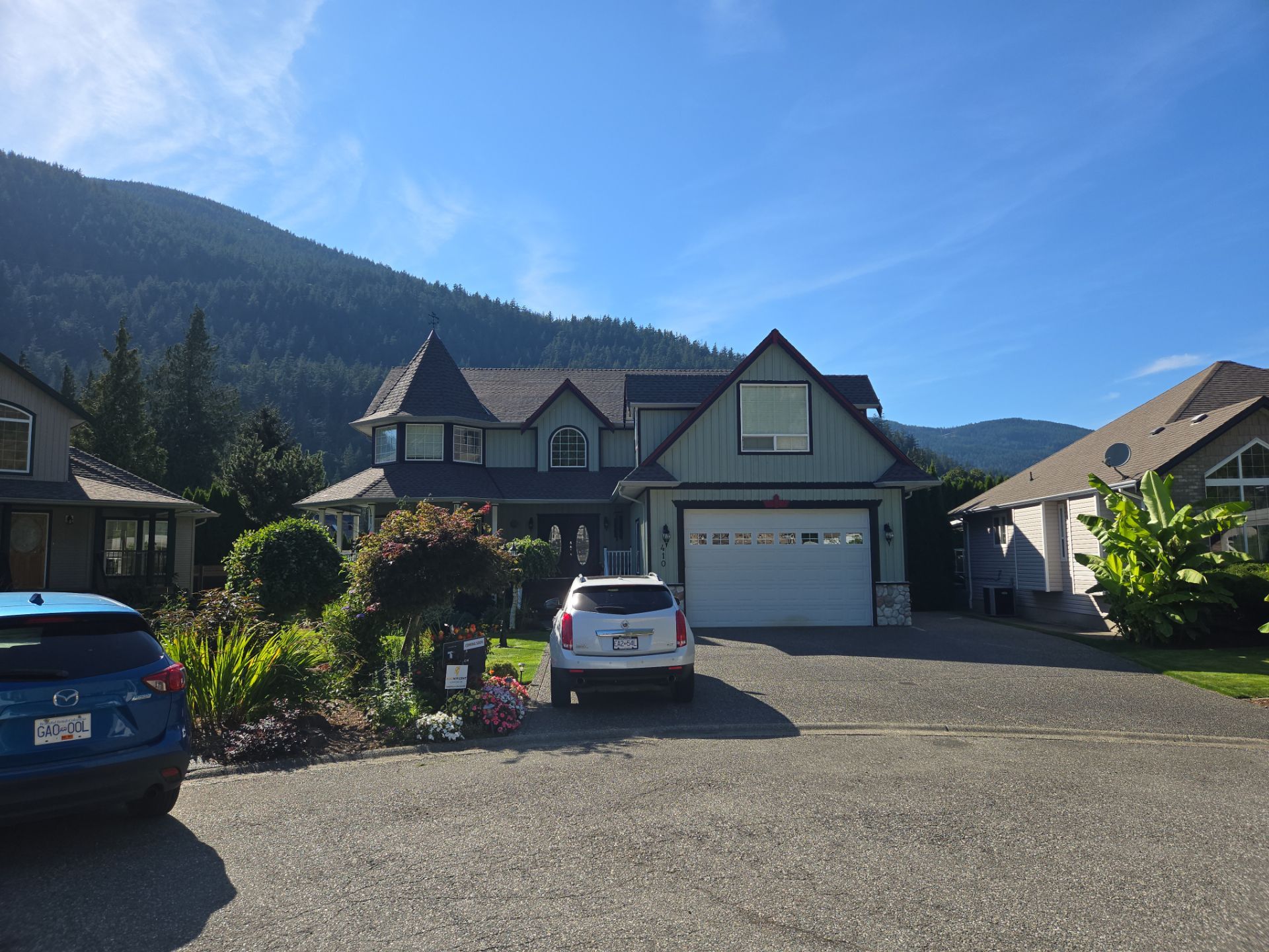 Residential Re-Roof using GAF Timberline HDZ Canadian Driftwood  by Top Notch Roofing Inc