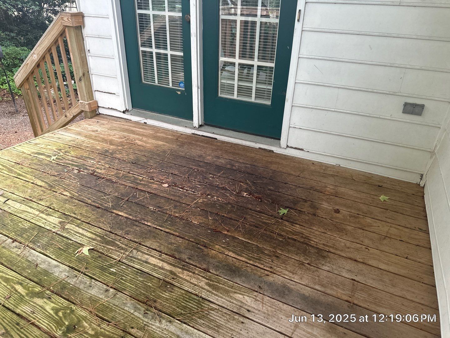 Wood Deck using Wood Sealant by DuraSeal