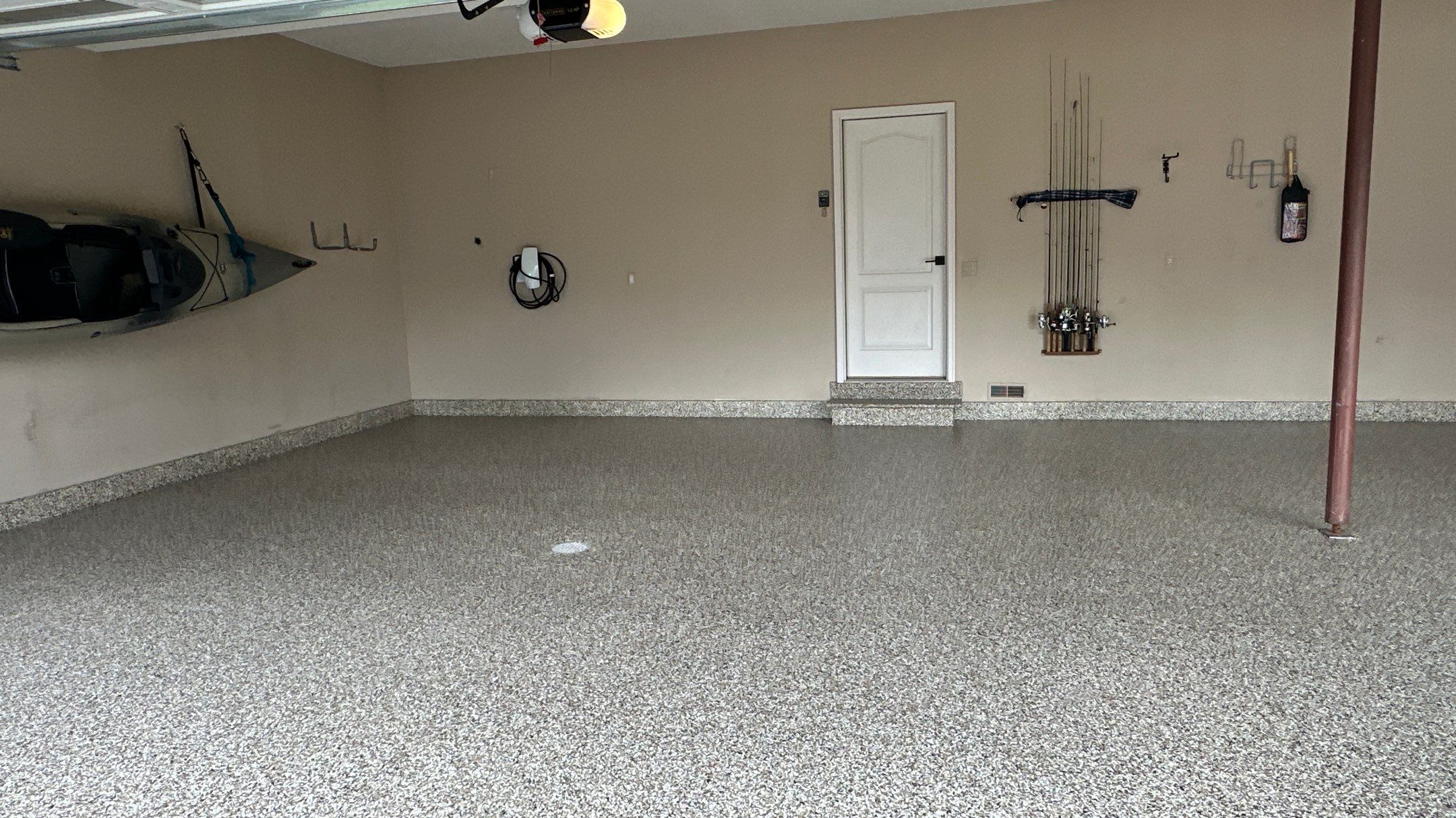 Jeff M. chose Riverbed flake for his beautiful new flake floor   by Banner Garage