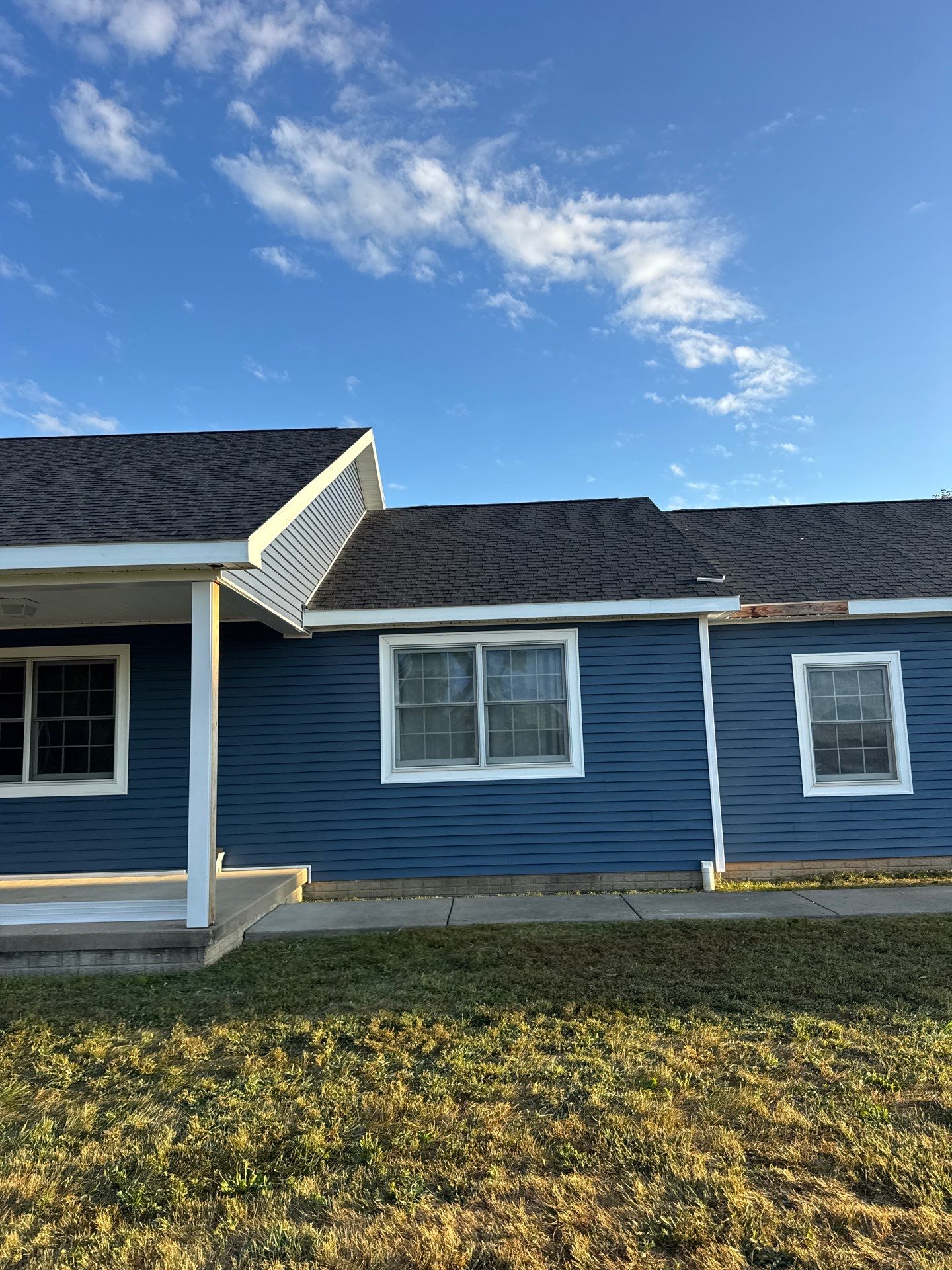 Residential Roofing Installation using GAF Timberline HDZ Charcoal by Rainstoppers Roofing
