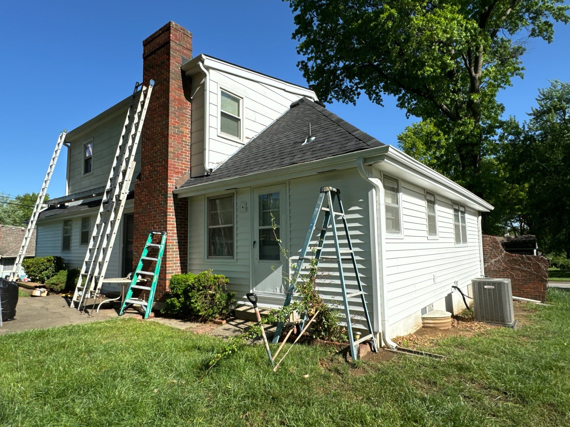 Siding Installation using White Market Square by EEC Windows, Siding & Roofing