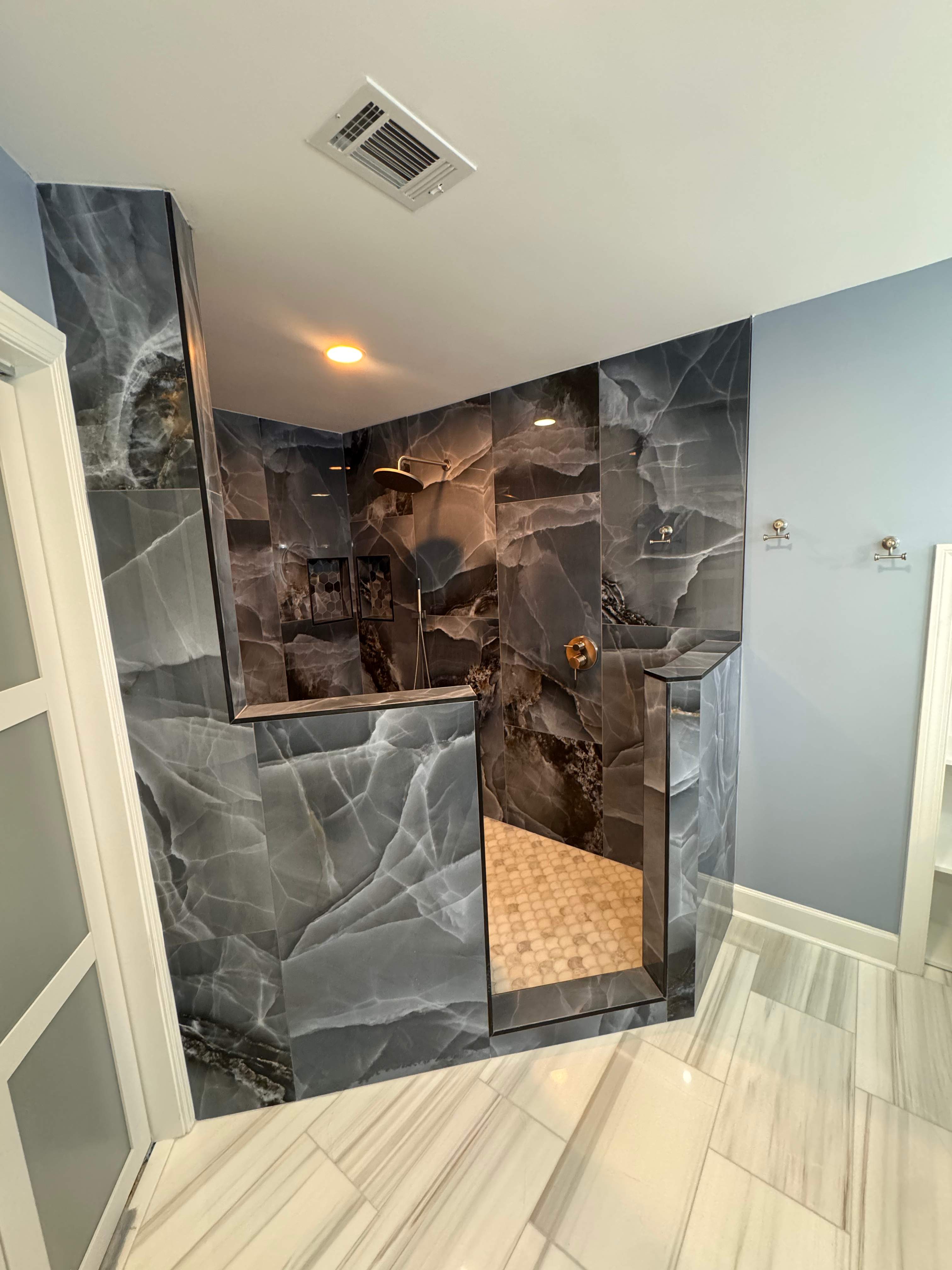 Master bathroom renovation by Prudencio