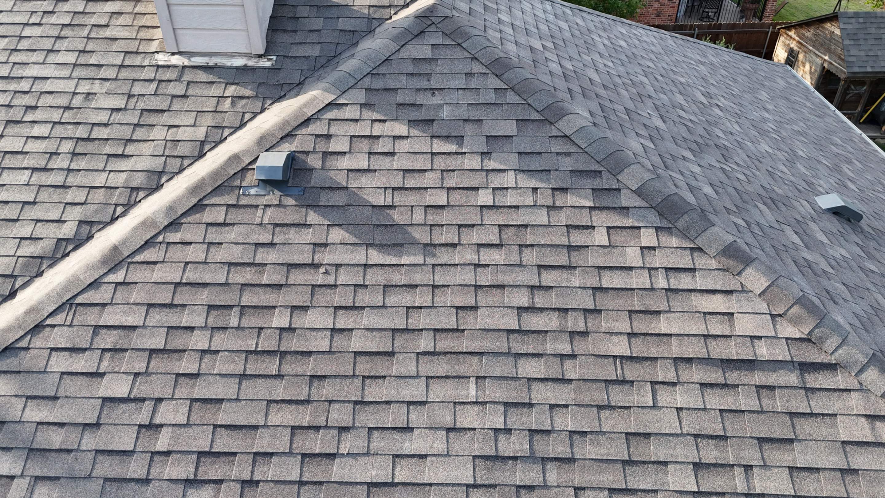 Weathered Wood - Malarkey Vista by RoofsOnly.com